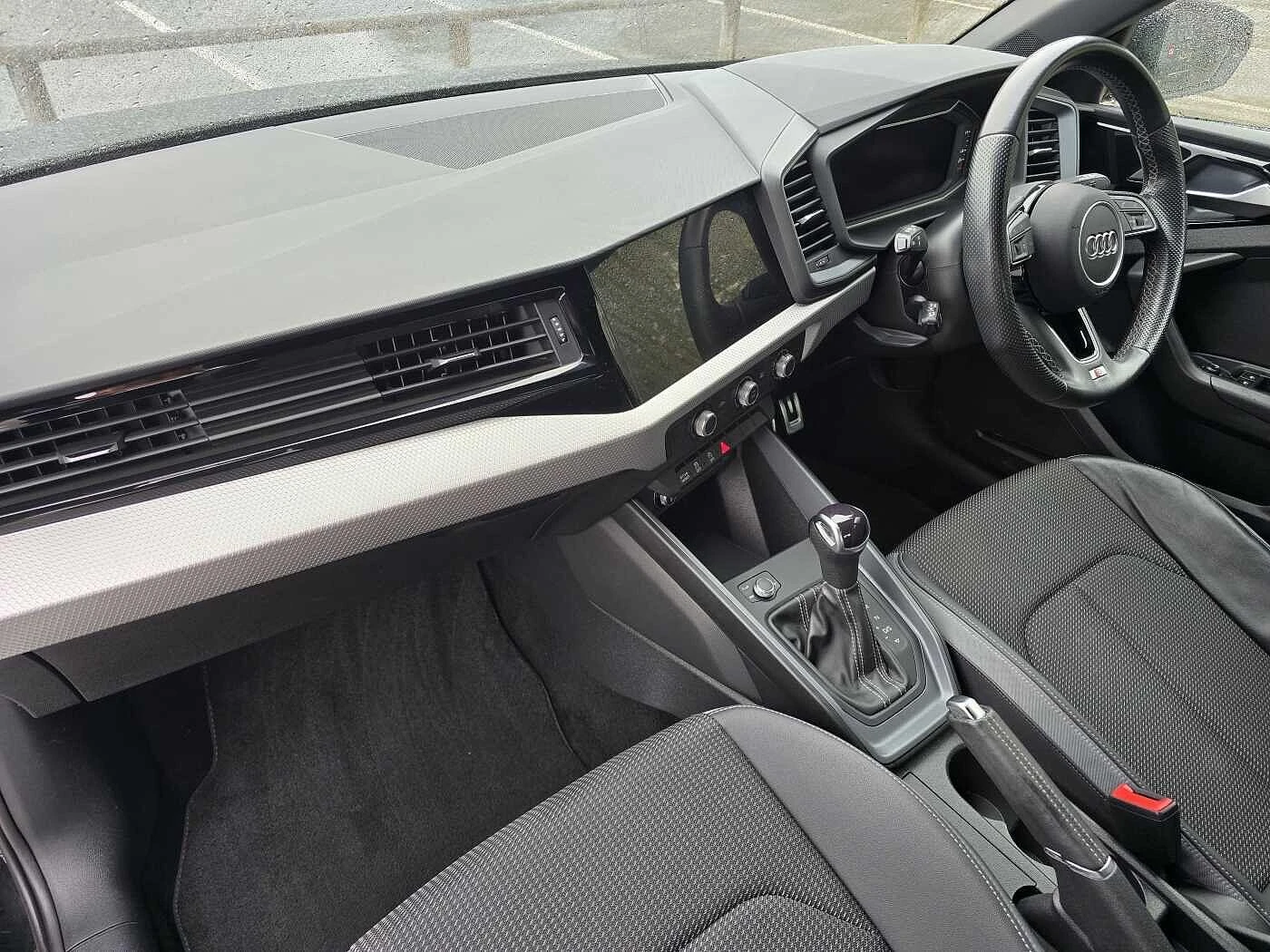 Audi-A1 Sportback-image-1
