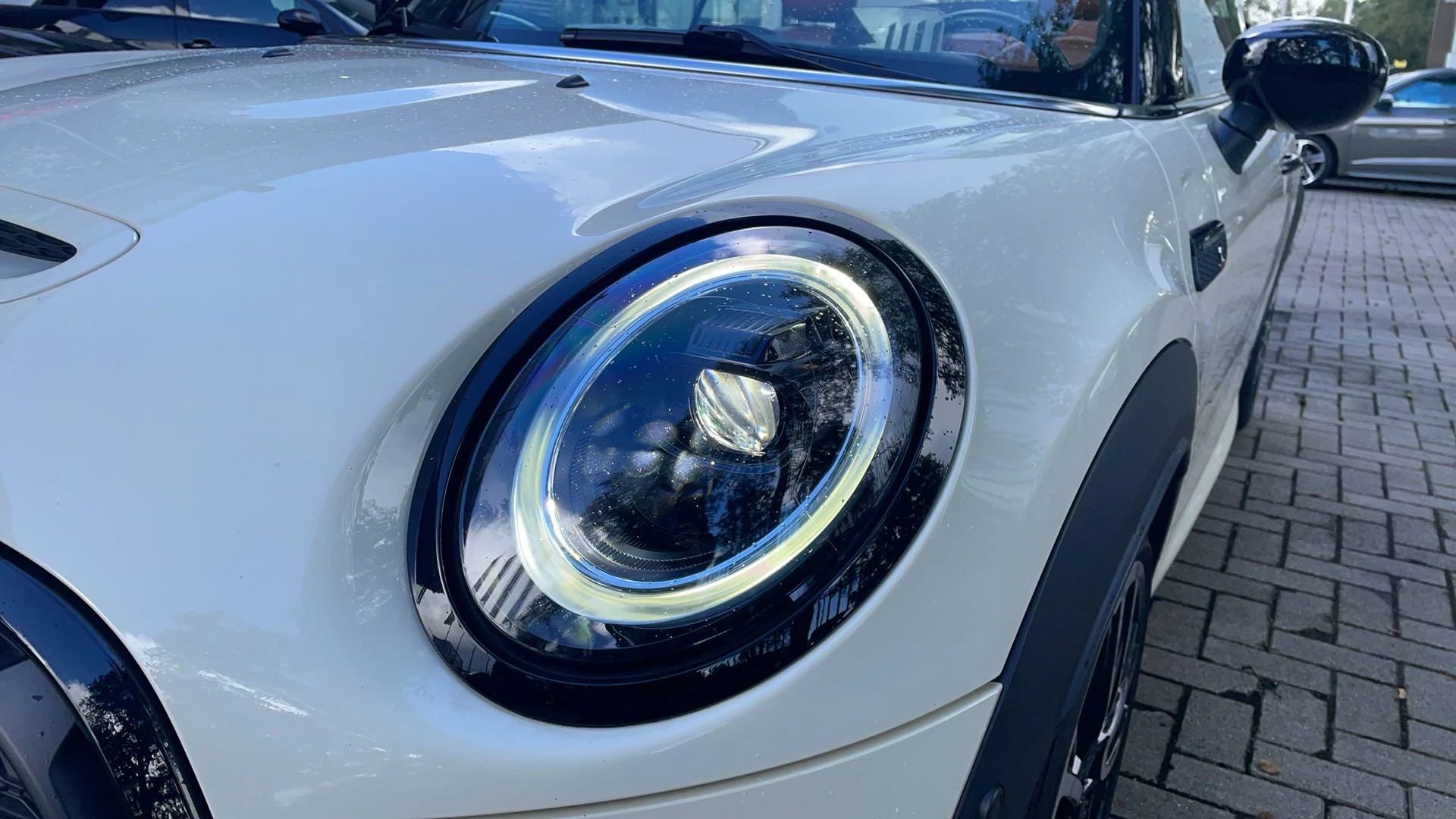 MINI-Cooper S Cabrio-image-19