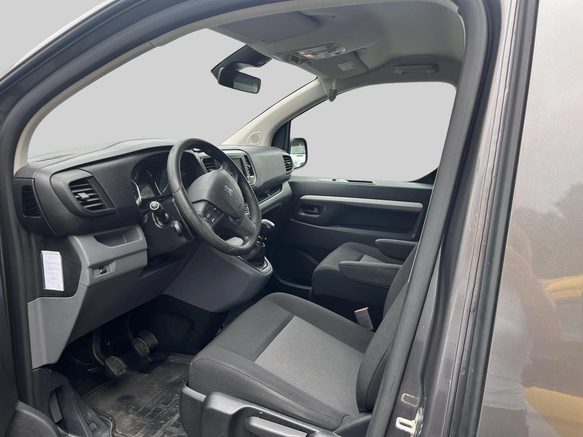 Peugeot-Expert-image-7