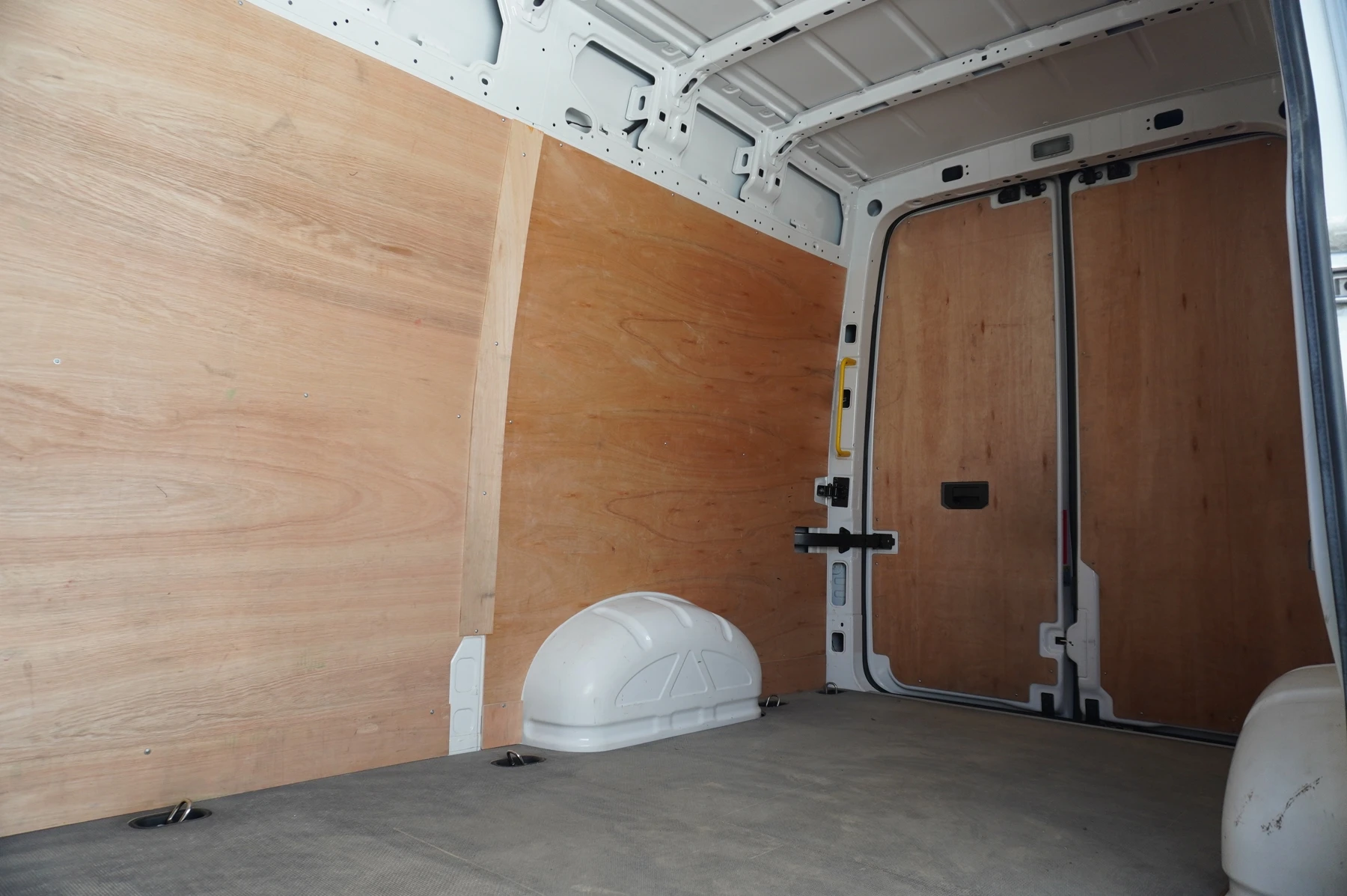 Volkswagen-Crafter-image-24
