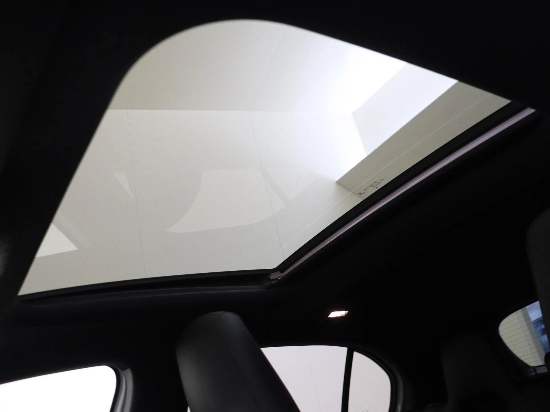 Mercedes-Benz-A-Klasse-image-11