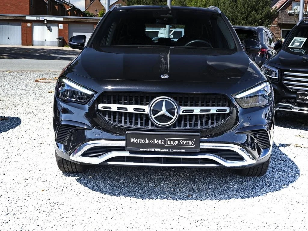 Mercedes-Benz-GLA 200 d-image-3