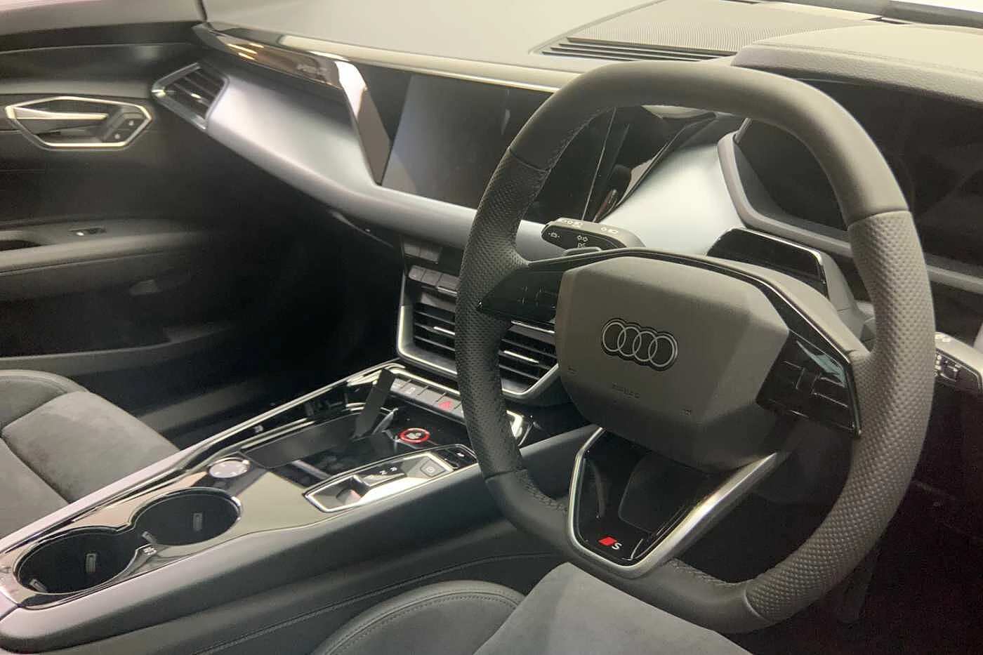 Audi-e-tron GT-image-5