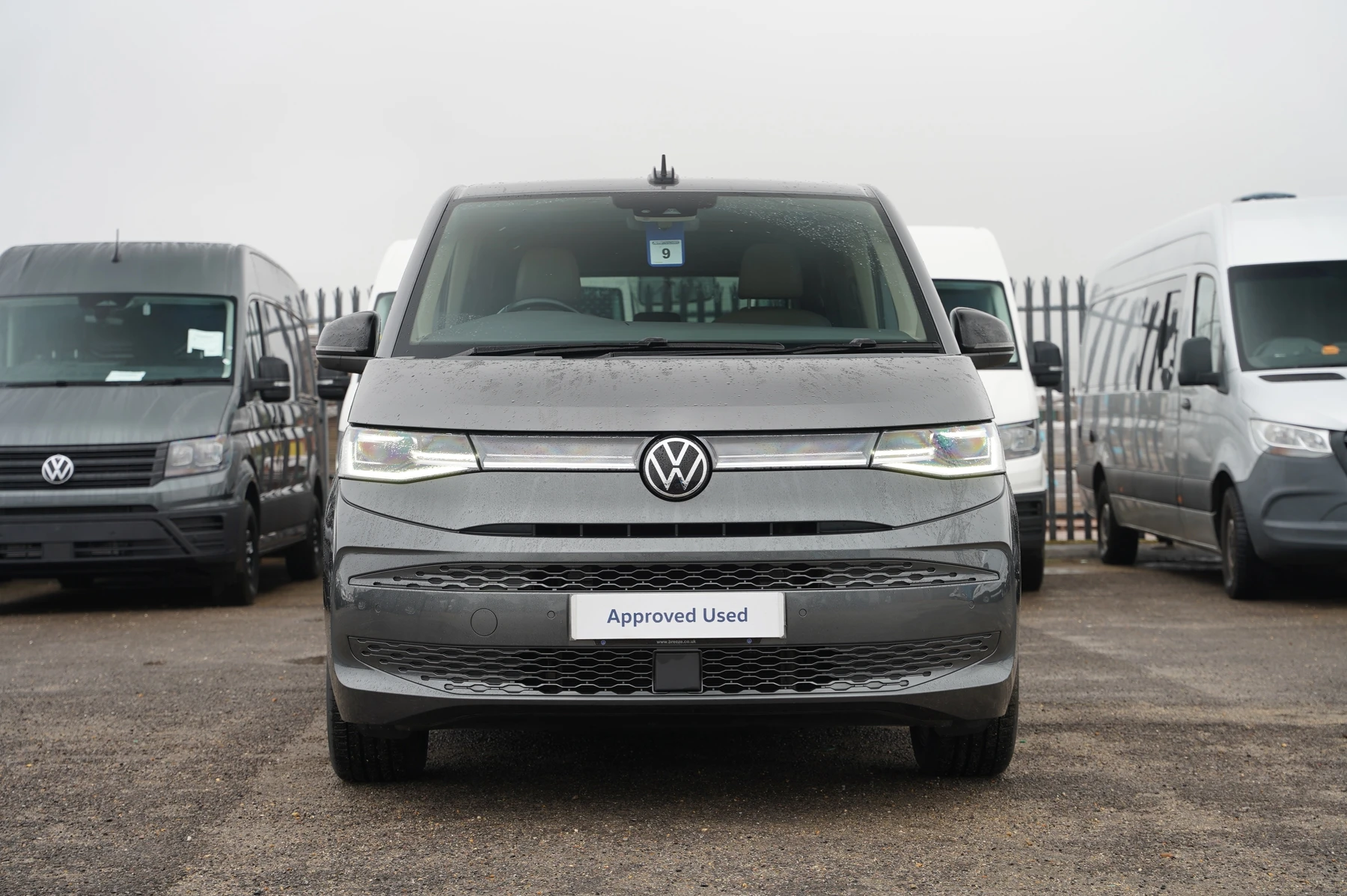 Volkswagen-Multivan-image-6