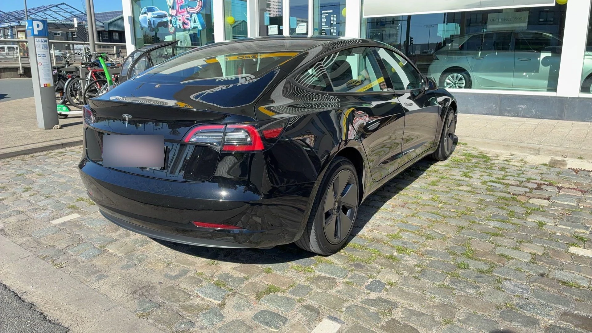 Tesla-Model 3-image-2