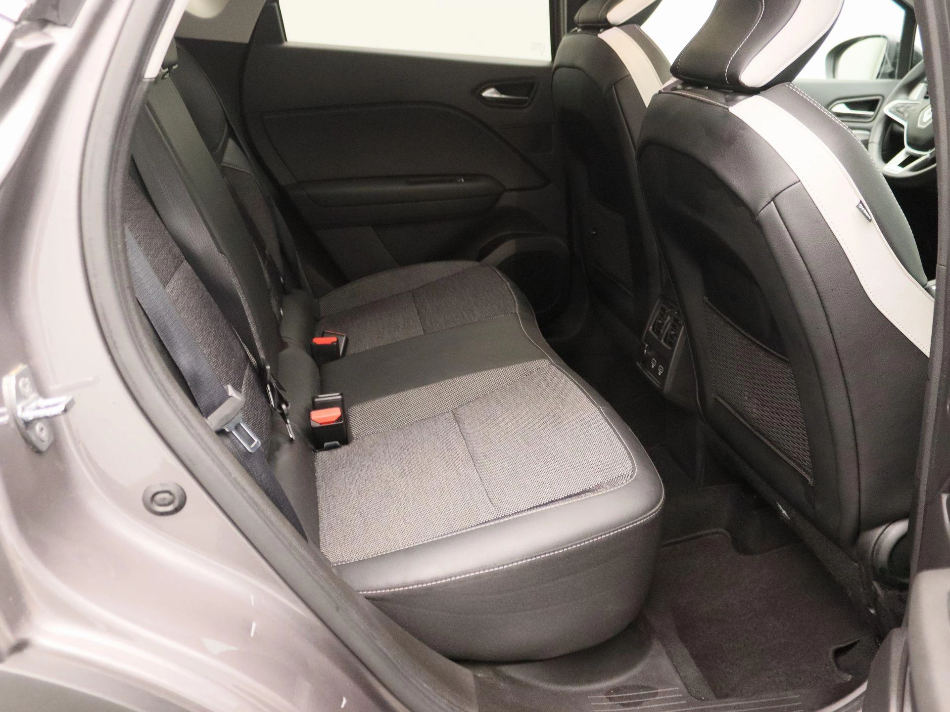 Renault-Captur-image-23