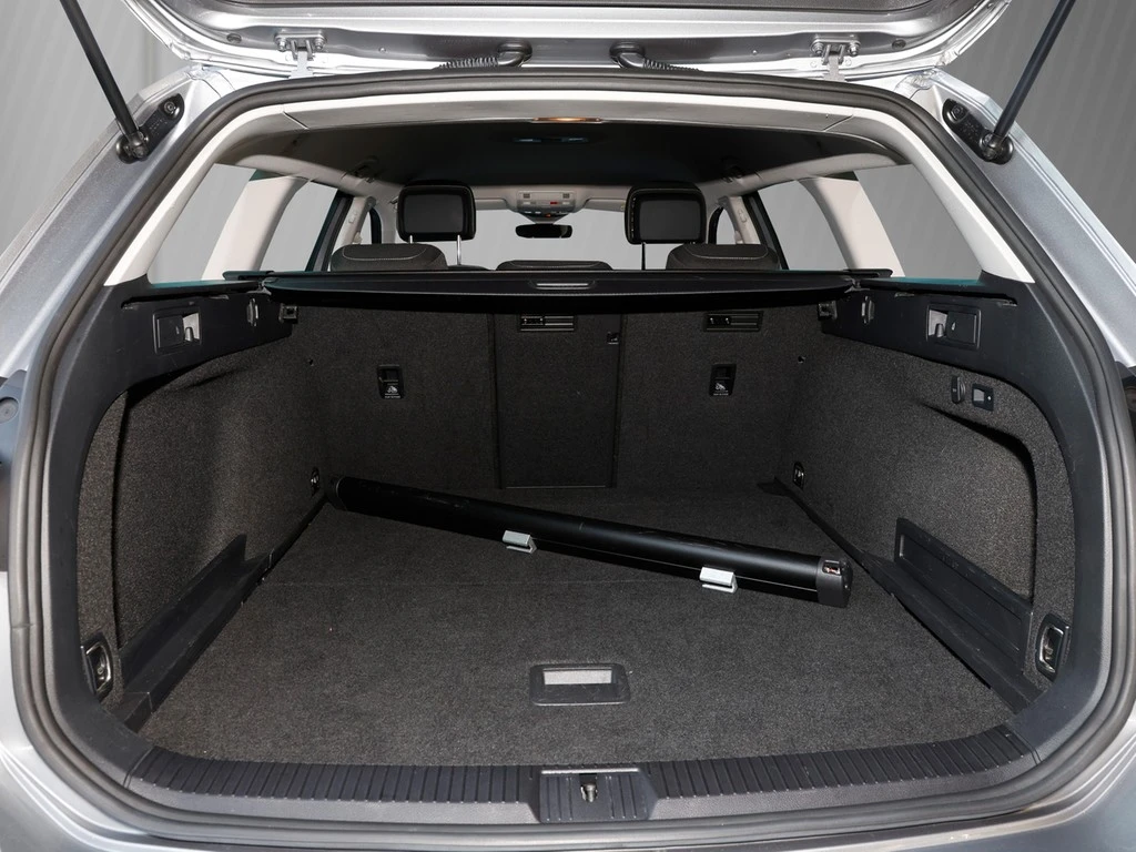 Volkswagen-Passat-image-5