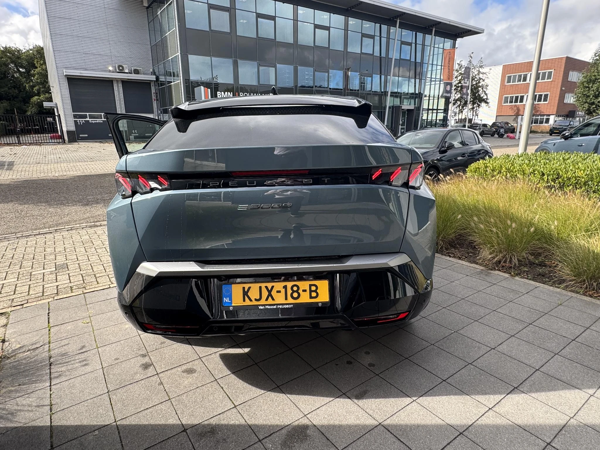 Peugeot-e-3008-image-35