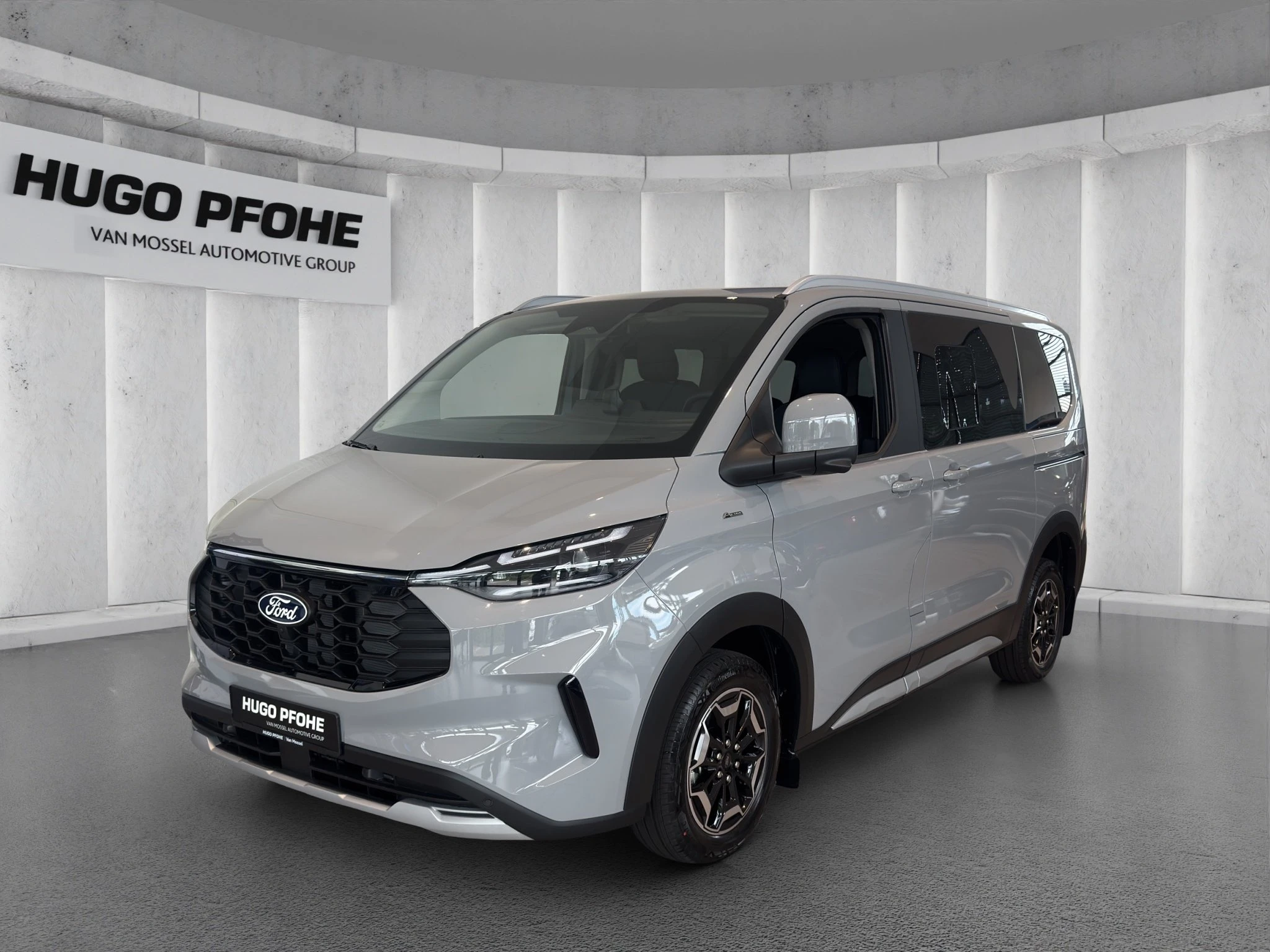 Ford-Tourneo Custom-image-0