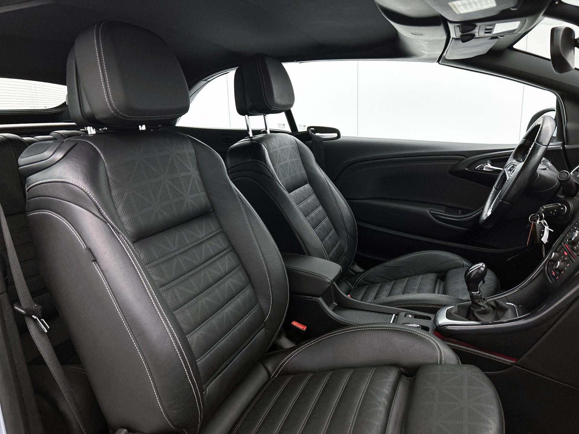 Opel-Cascada-image-33