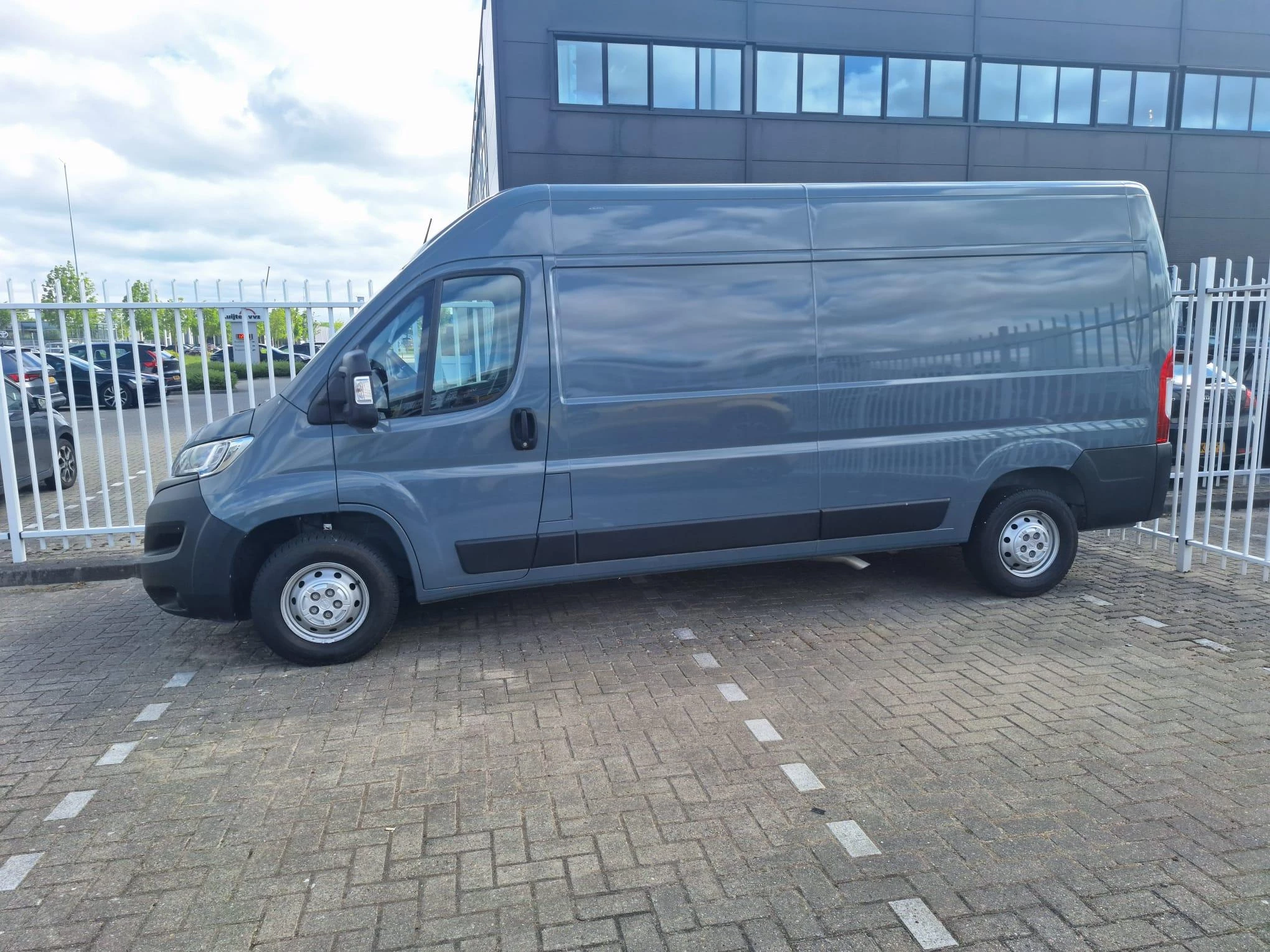 Opel-Movano-image-2