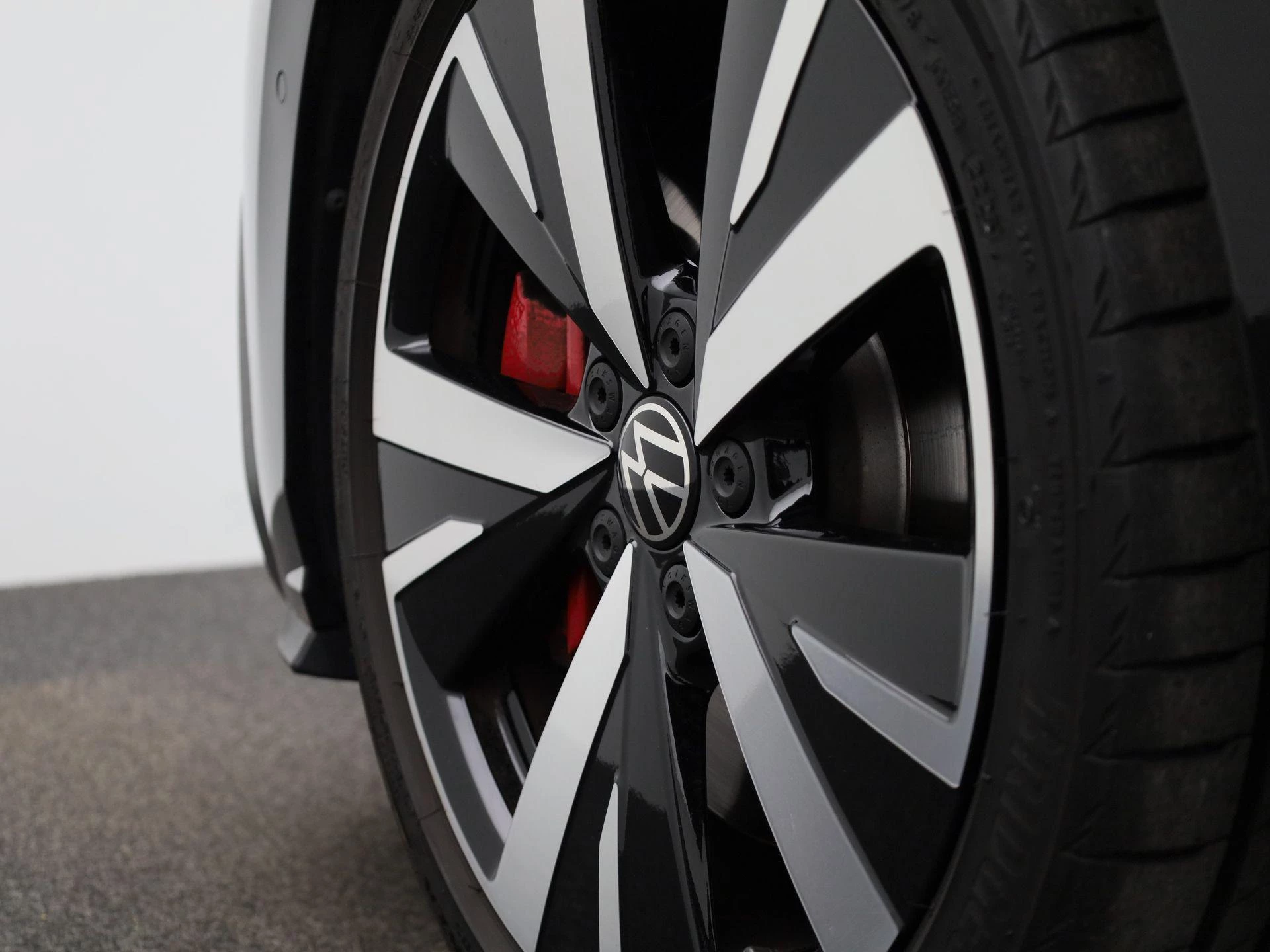 Volkswagen-Golf-image-40