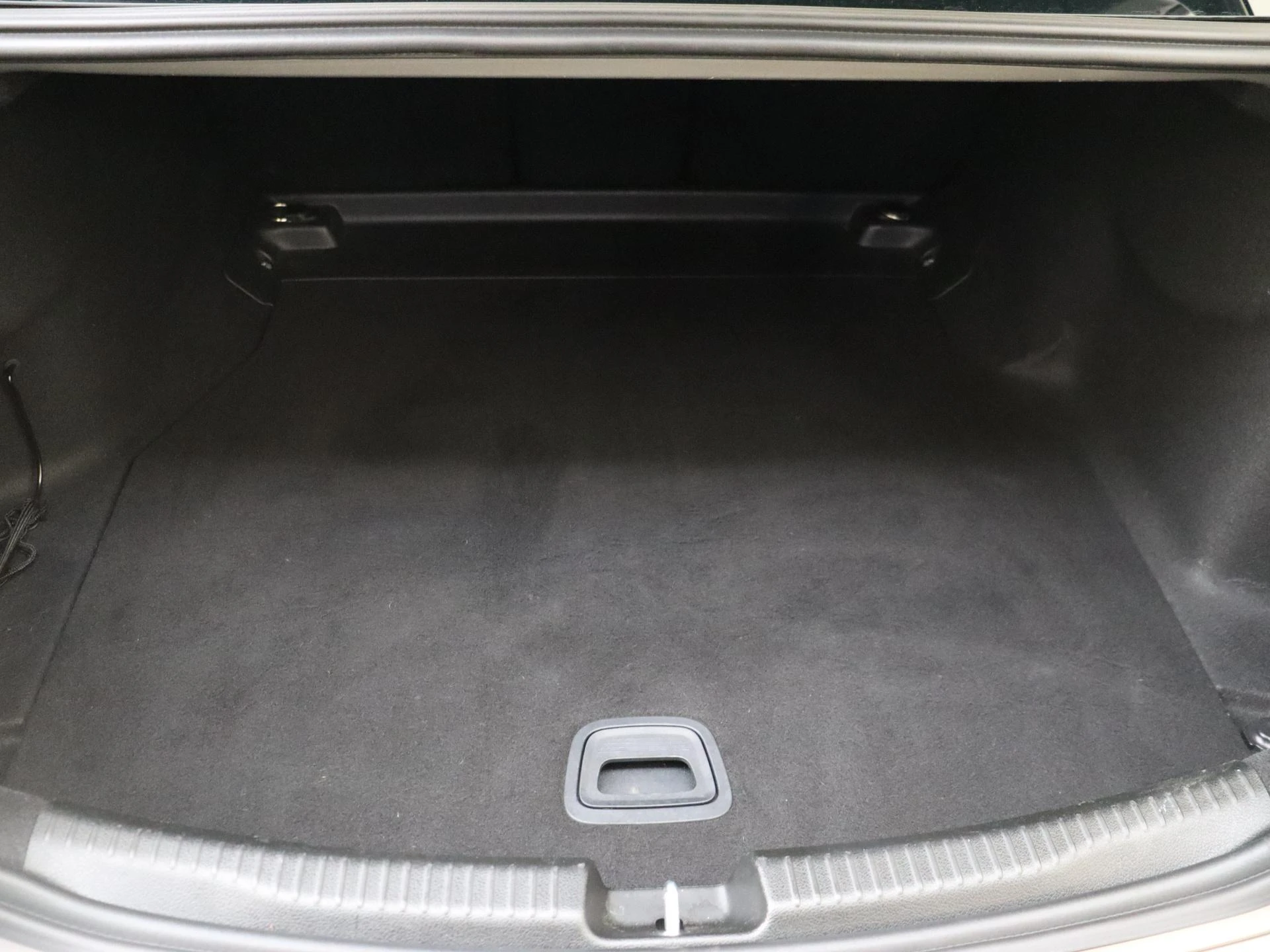 Mercedes-Benz-C-Klasse-image-26