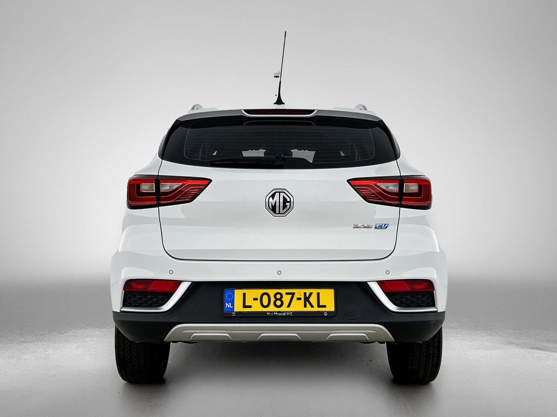 MG-ZS EV-image-2