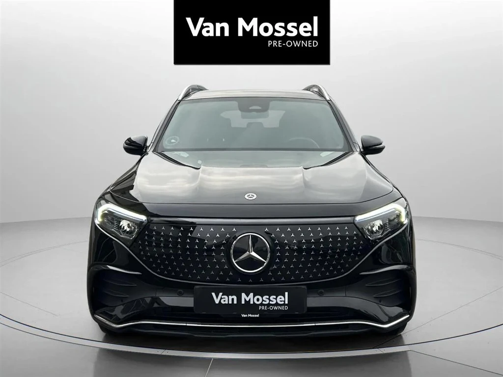 Mercedes-Benz-EQB-image-1