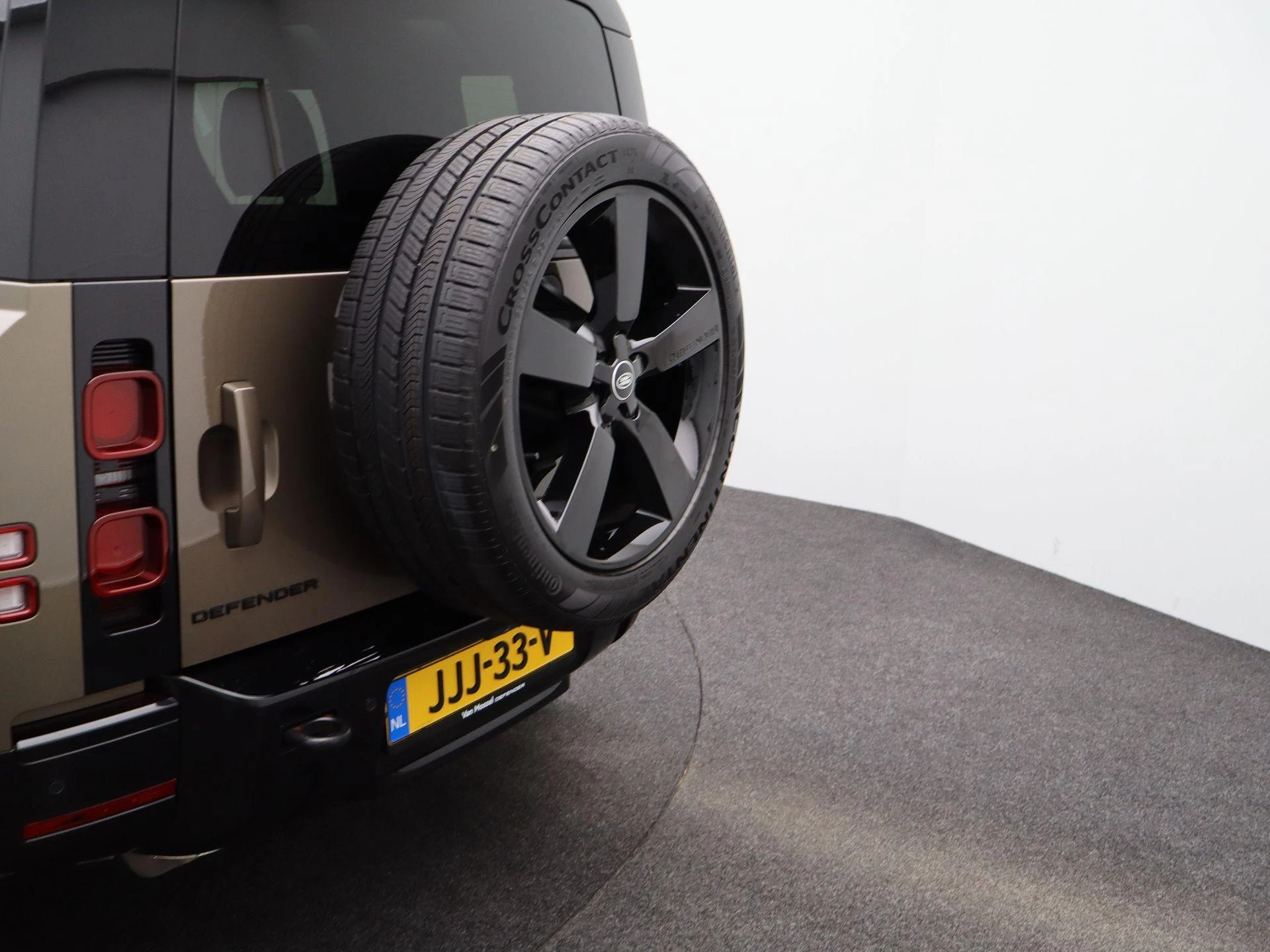 Land Rover Defender 110 2.0 P300e 110 X-Dynamic HSE