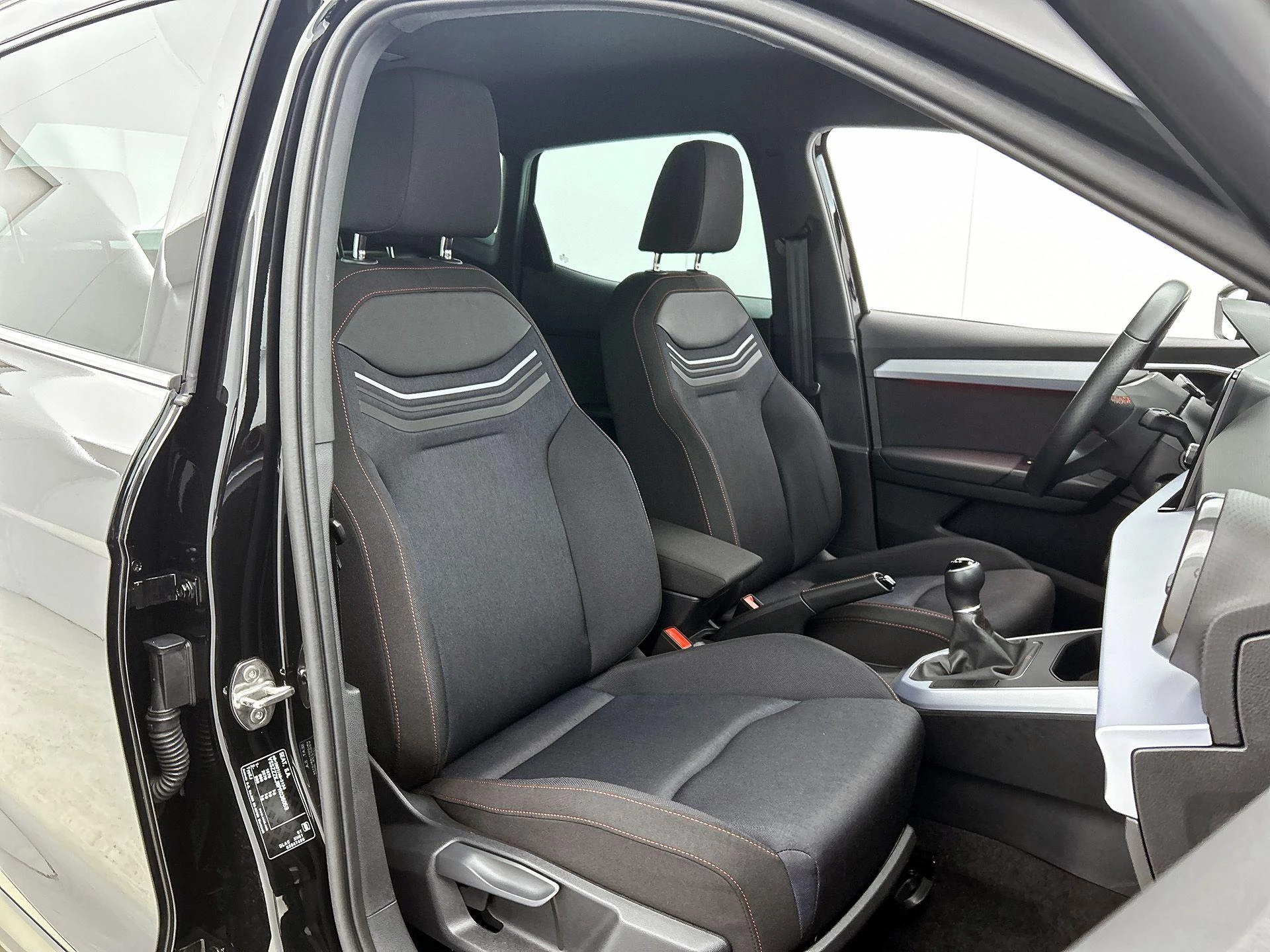 SEAT-Arona-image-33