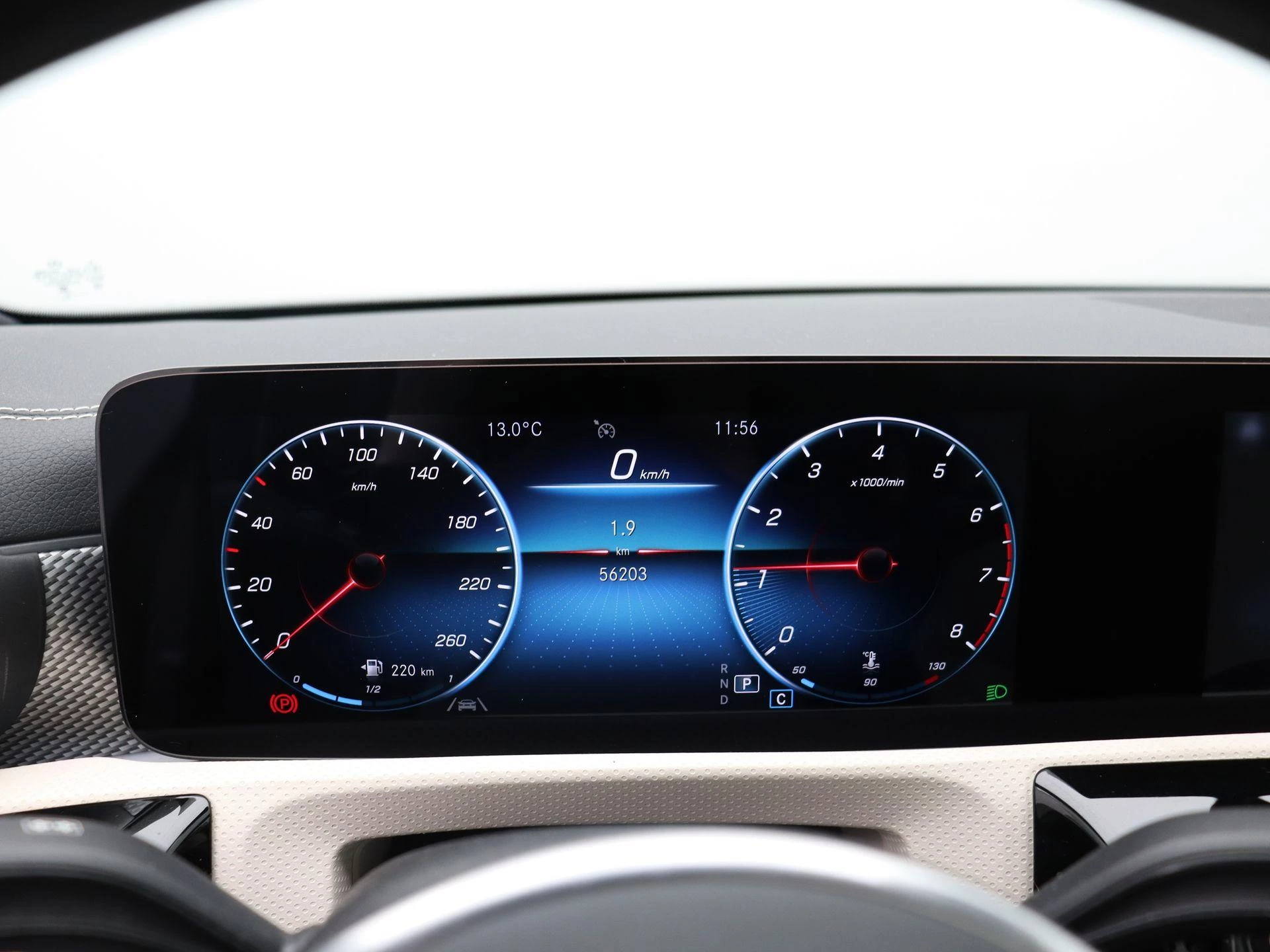 Mercedes-Benz CLA 200 Luxury Line Shooting Brake + LEDER + PANO DAK + CARPLAY + MULTIBEAM LED +