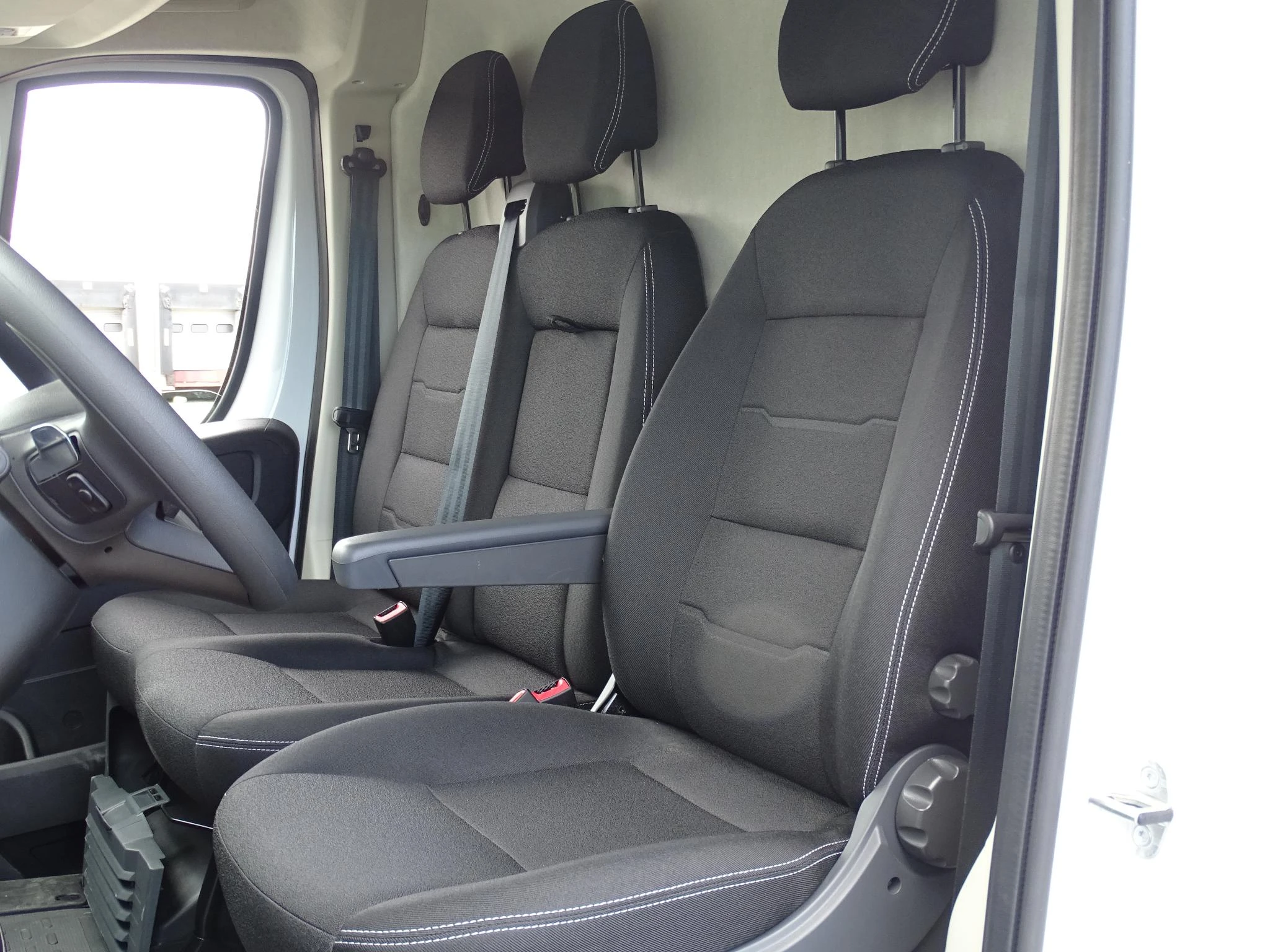 Opel-Movano-image-6