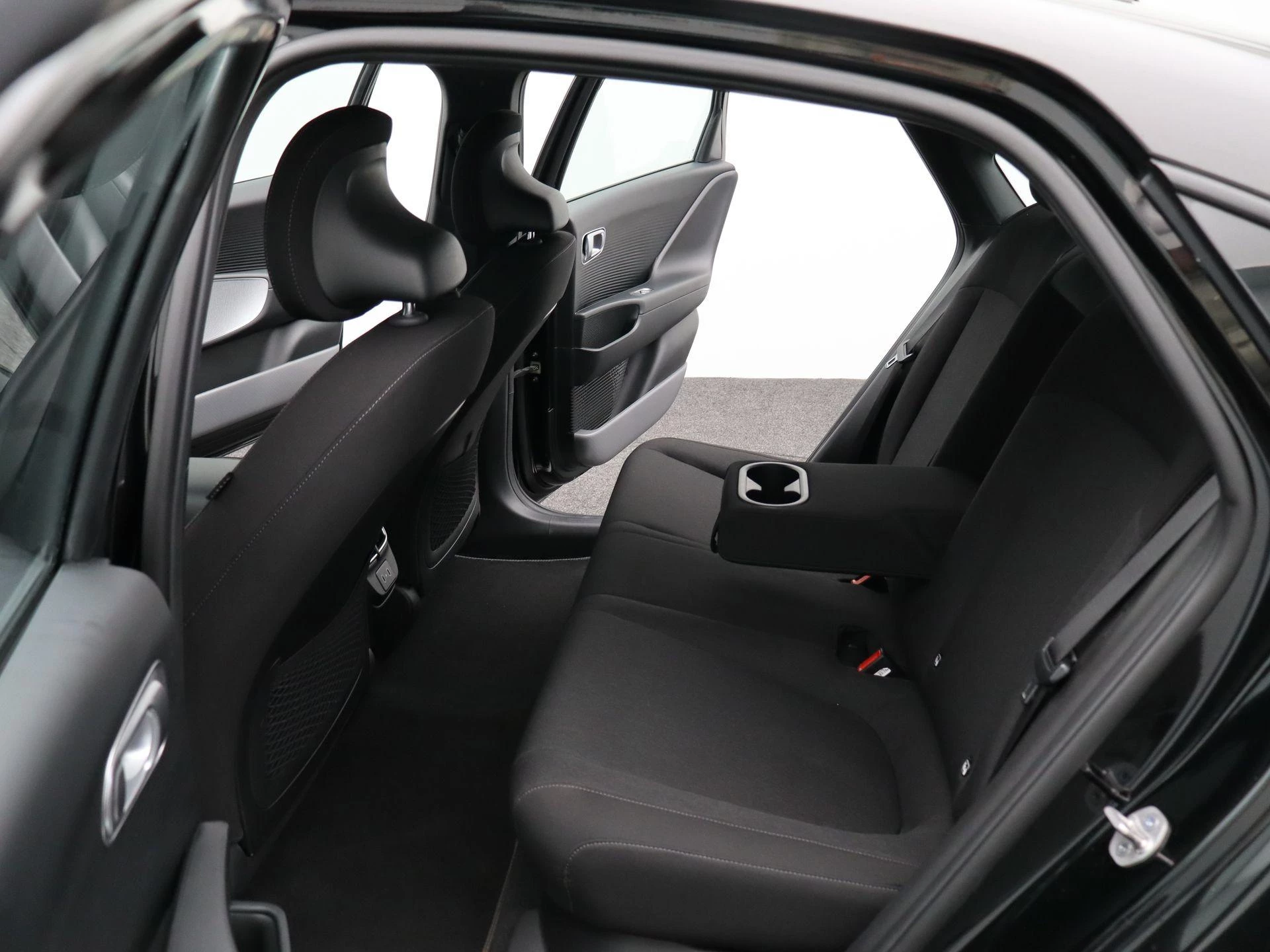 Hyundai-IONIQ 6-image-12