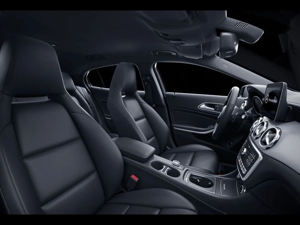 Mercedes-Benz-GLA 250-image-9
