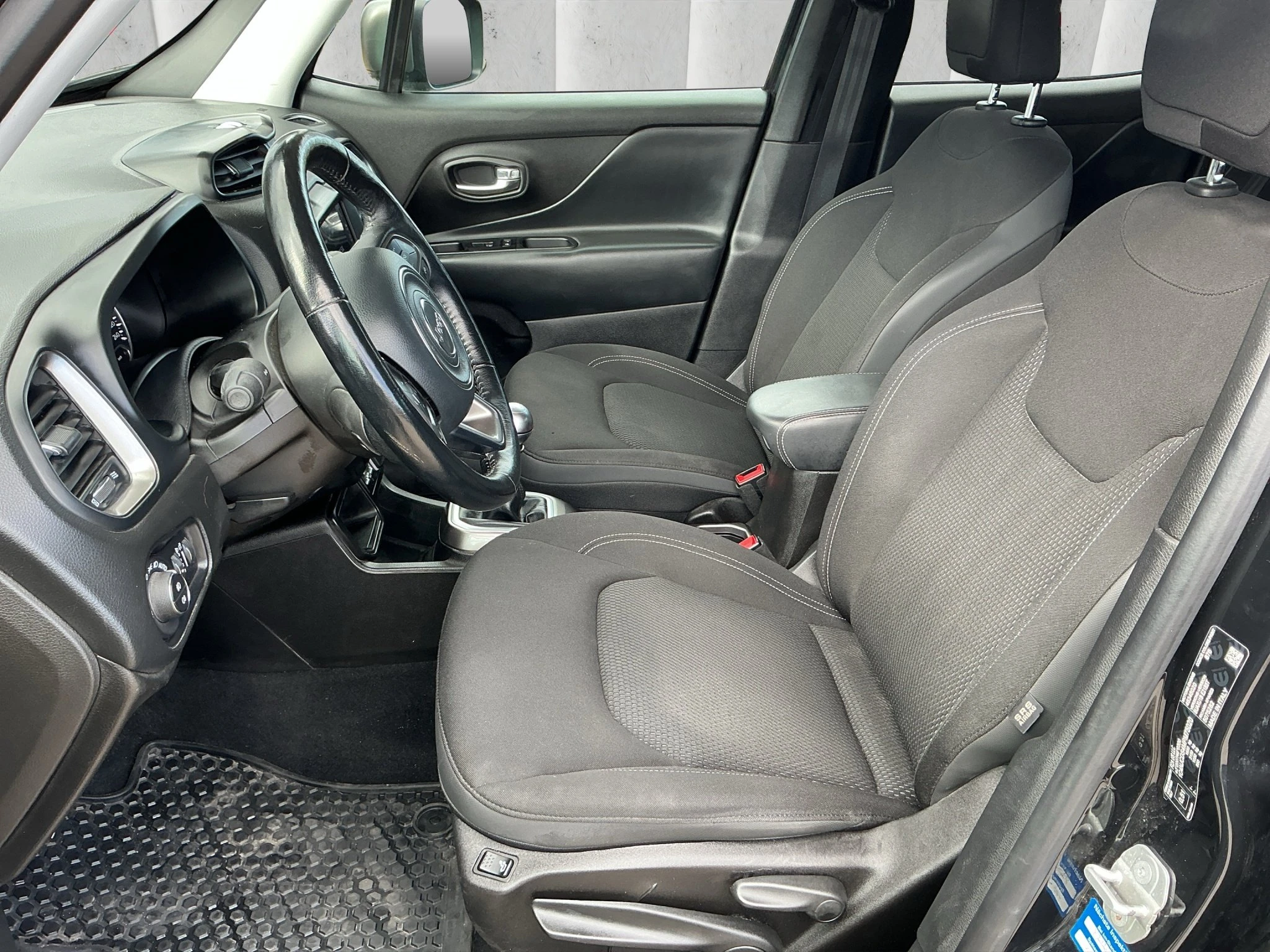 Jeep-Renegade-image-9