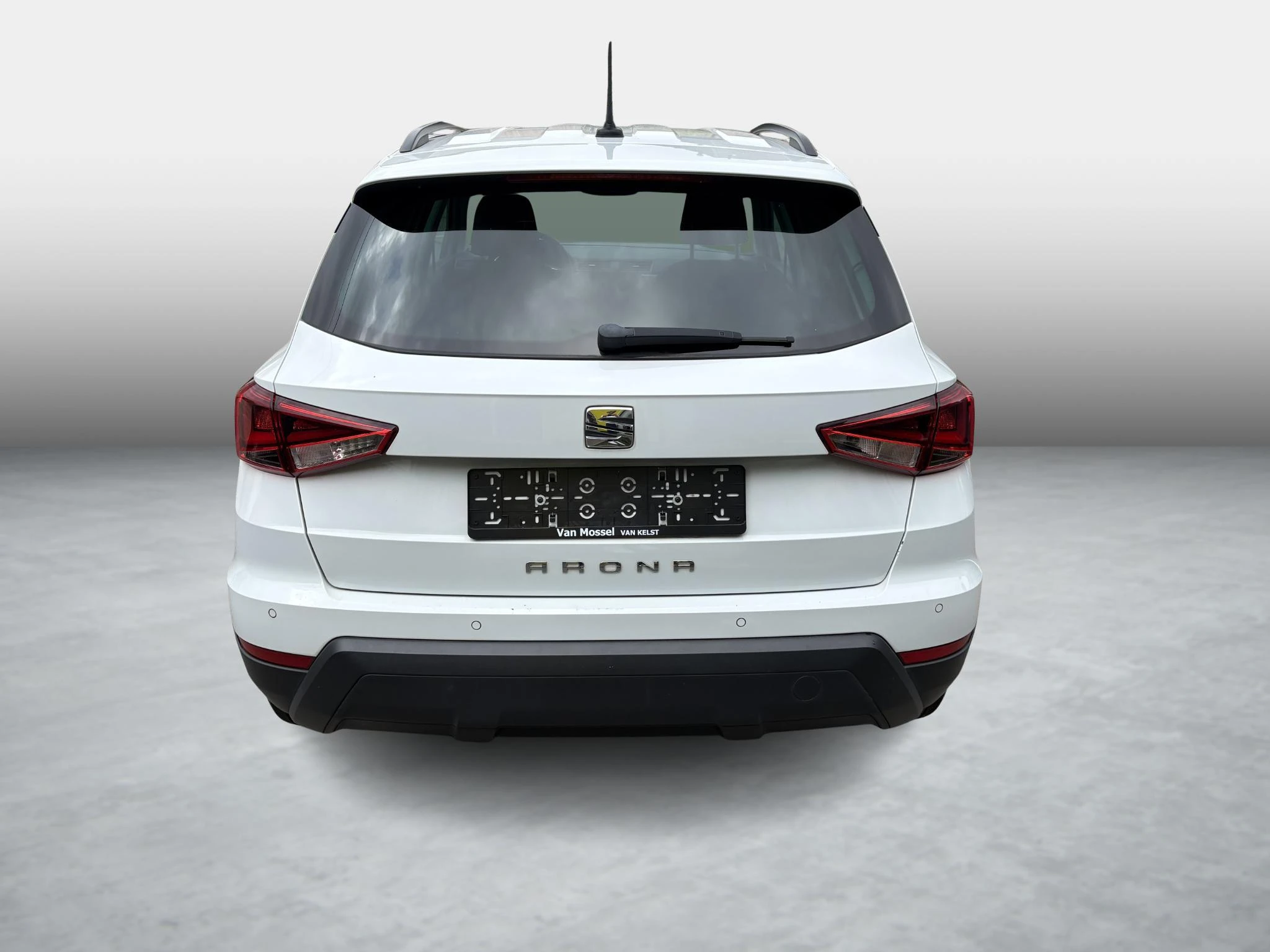 SEAT-Arona-image-3