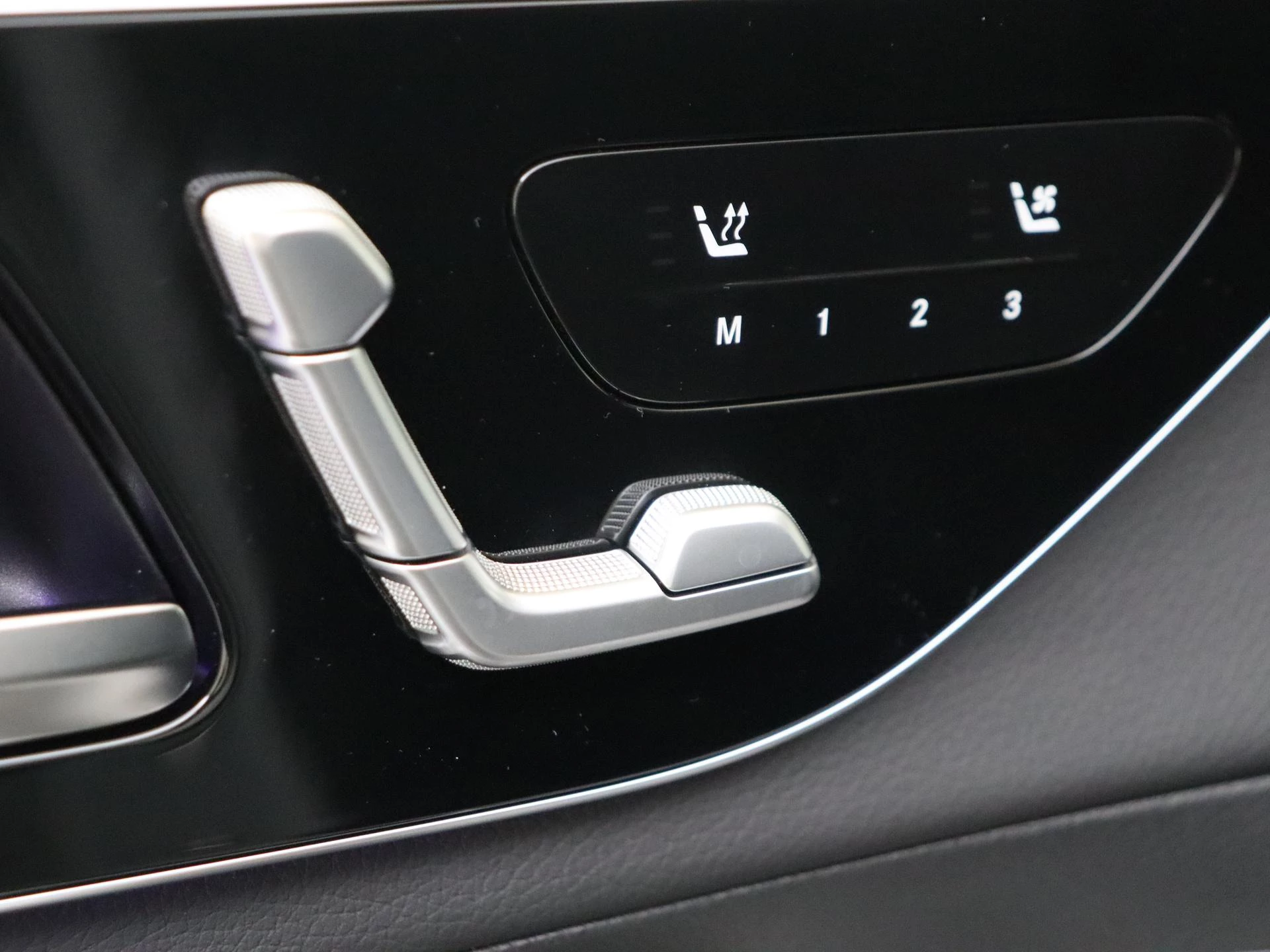 Mercedes-Benz-GLC-image-23