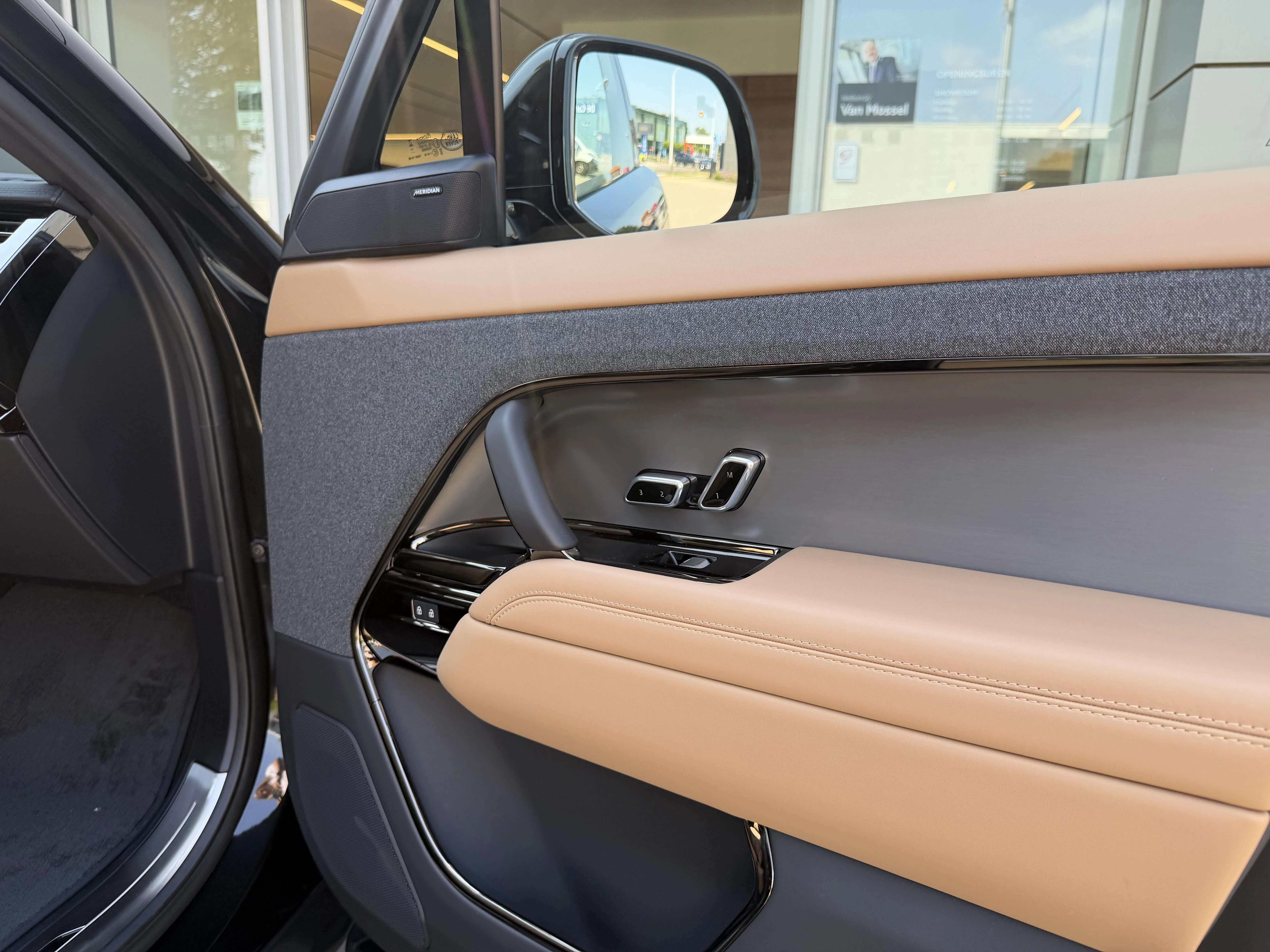 Land Rover-Range Rover Sport-image-31