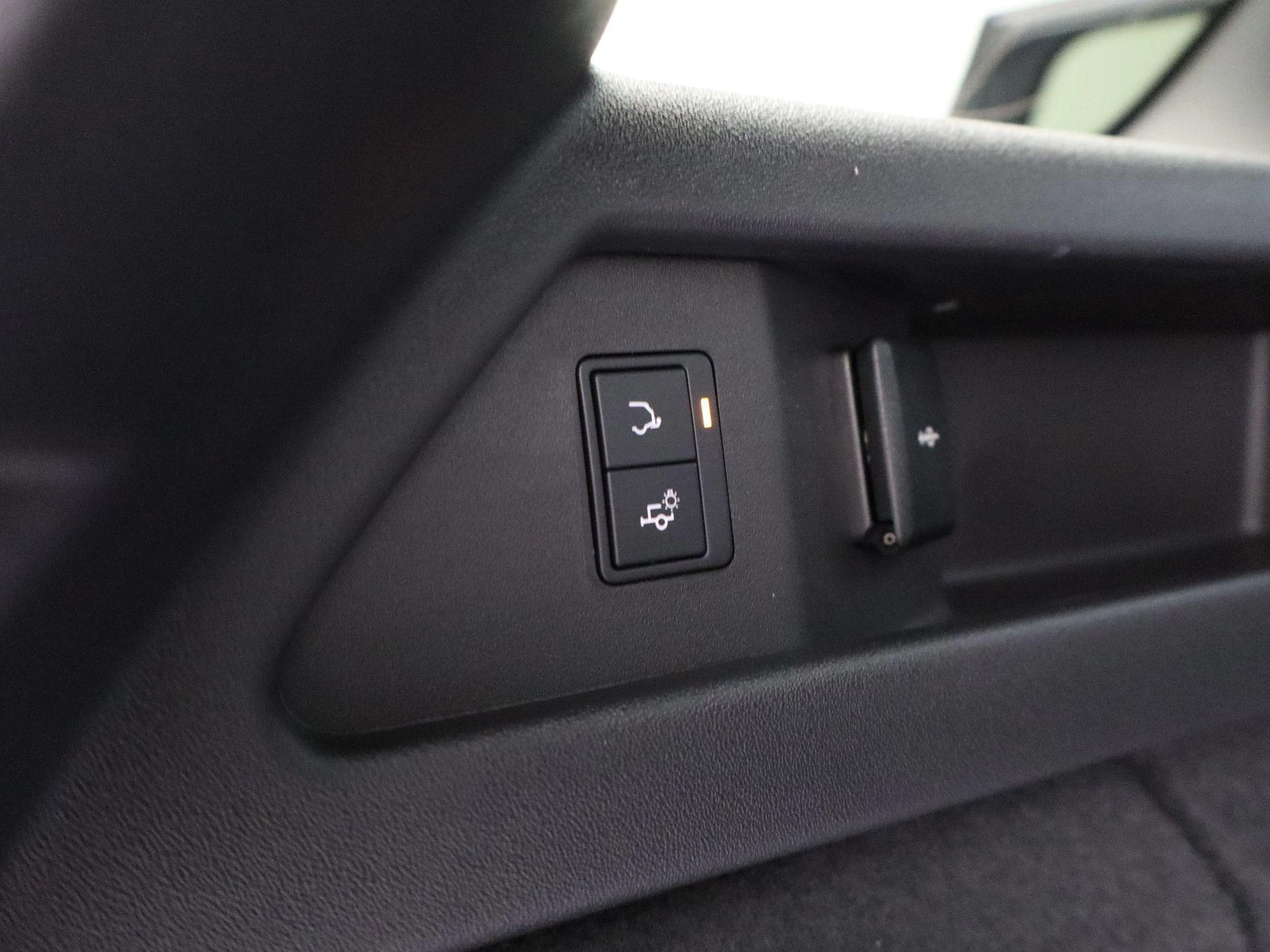 Land Rover-Discovery Sport-image-32