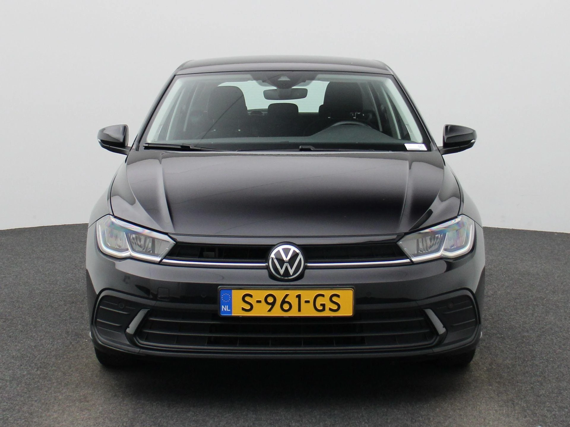 Volkswagen-Polo-image-2