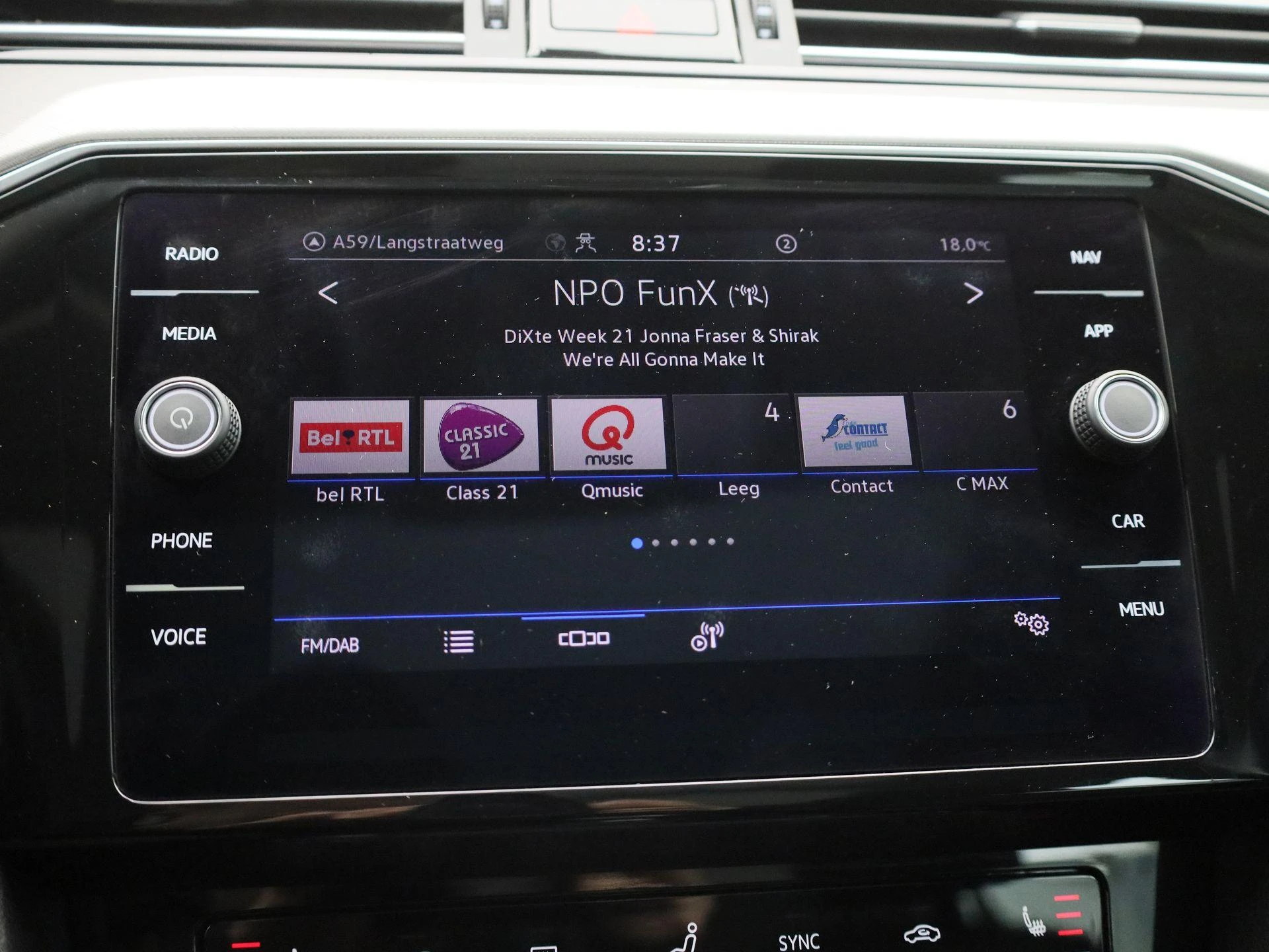 Volkswagen-Passat-image-19