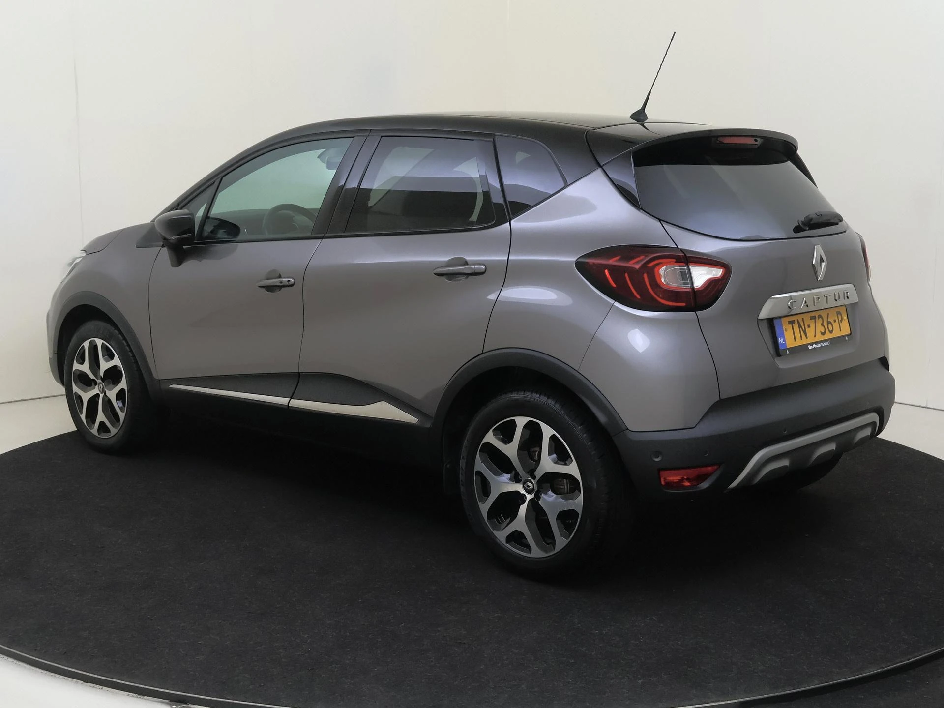 Renault-Captur-image-2
