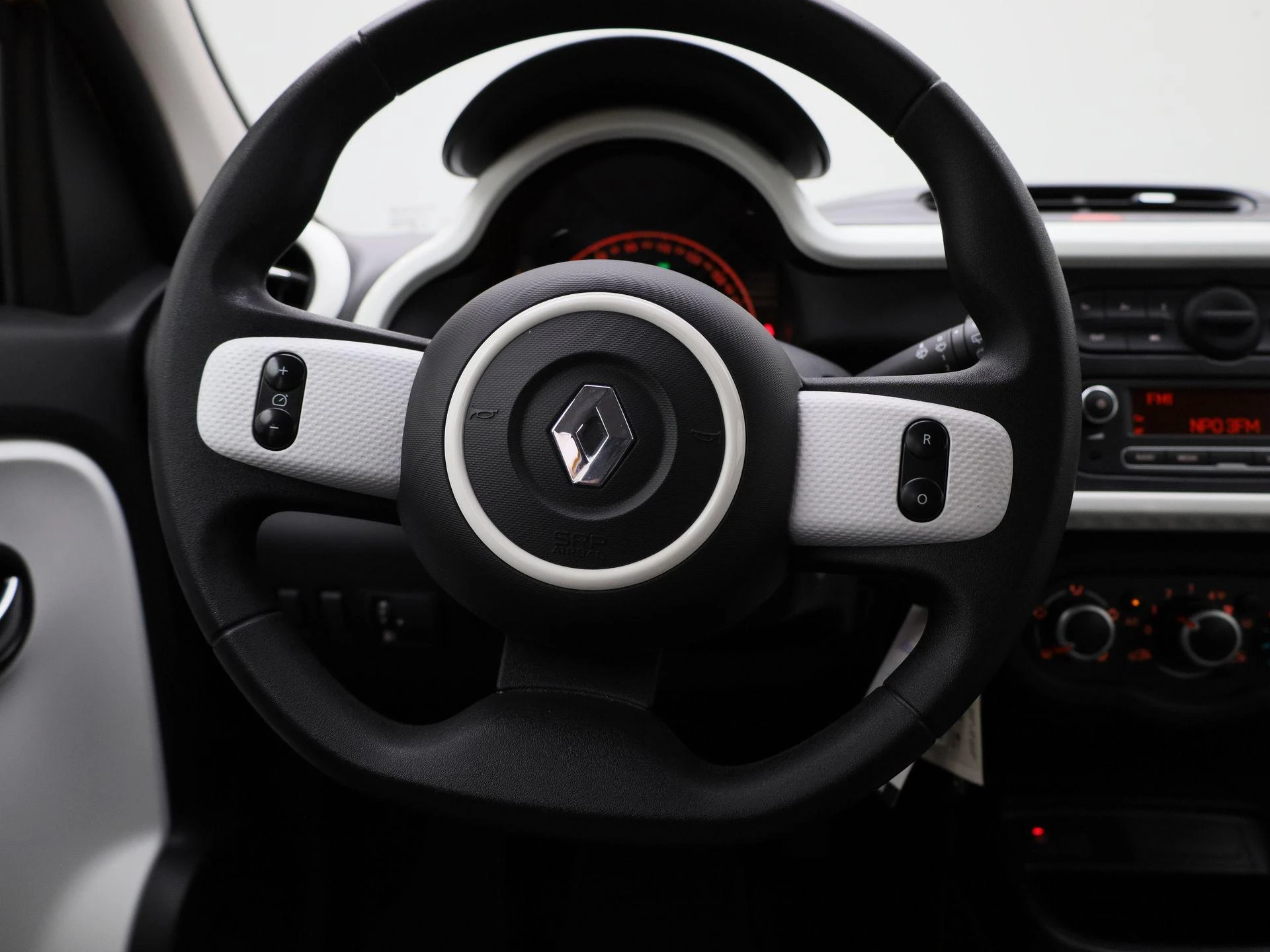 Renault-Twingo-image-6
