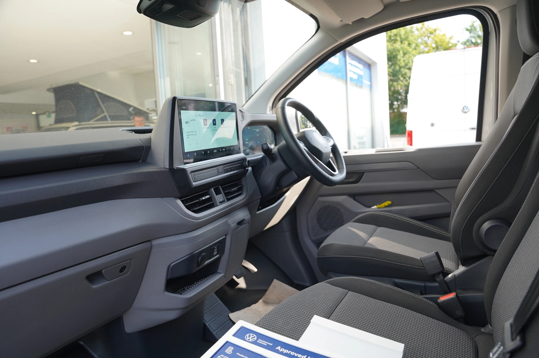 Volkswagen-Transporter-image-1