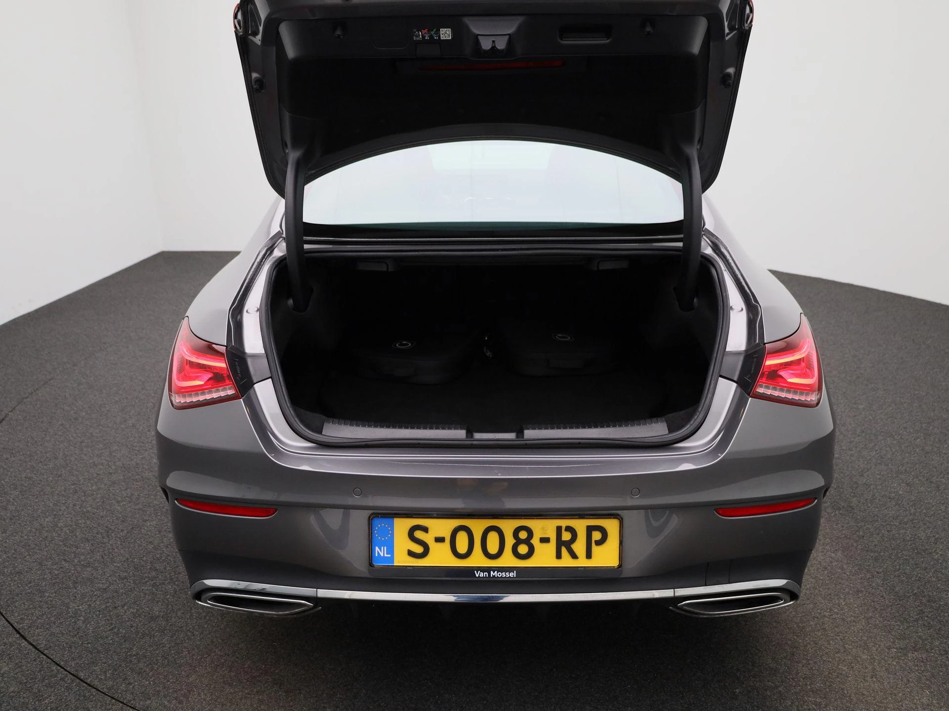 Mercedes-Benz-CLA-image-12