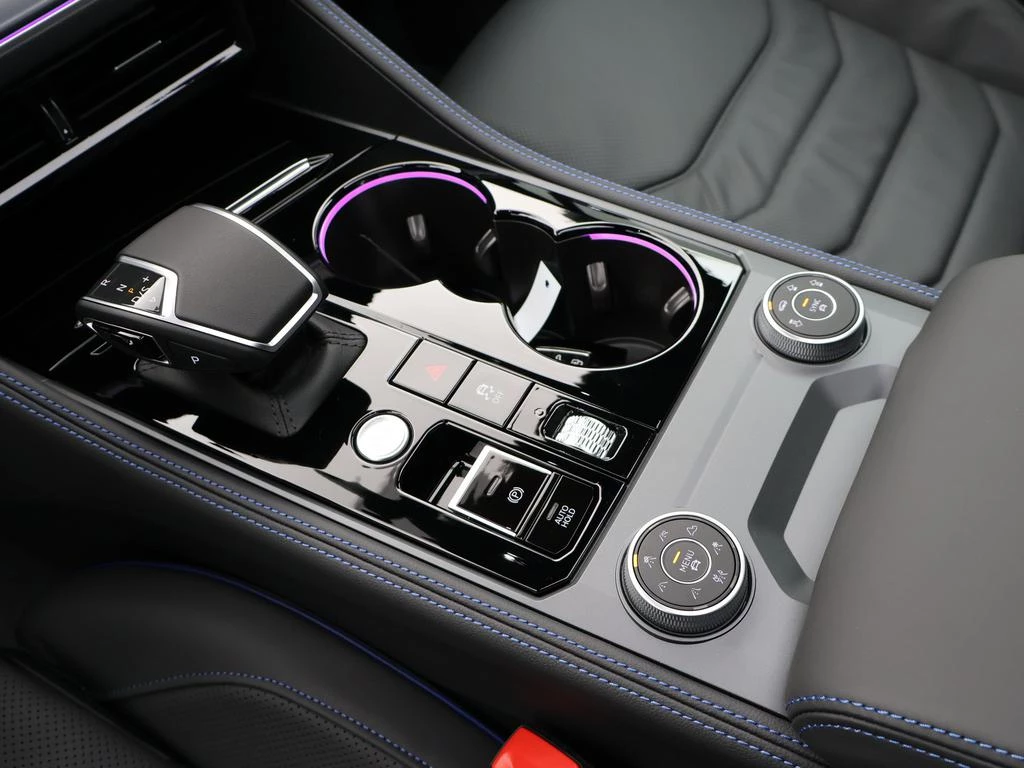 Volkswagen Touareg R Touareg R V6 eHybrid 4MOTION 250 kW (340 pk) 8 versnellingen Tiptronic / DEMO