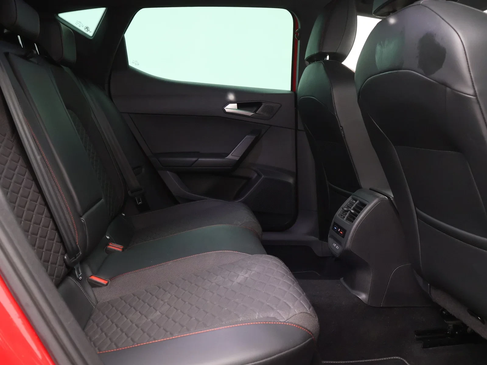 SEAT Leon Leon 1.5TSI FR 130PK *VIRTUAL COCKPIT*LEDER*PDC*CRUISE*NAVI*APP-CONNECT*KEYLESS GO*...*