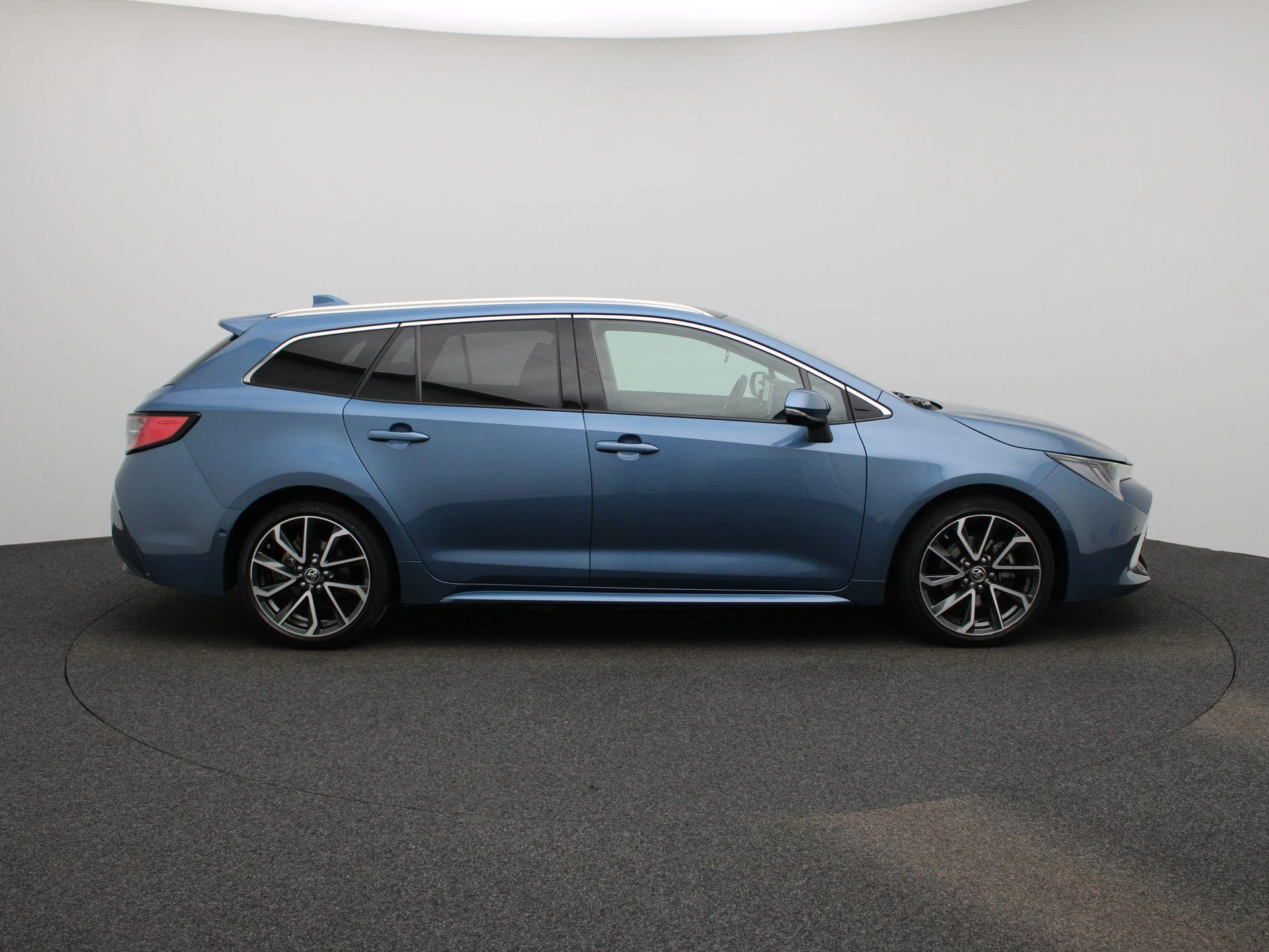 Toyota-Corolla Touring Sports-image-5