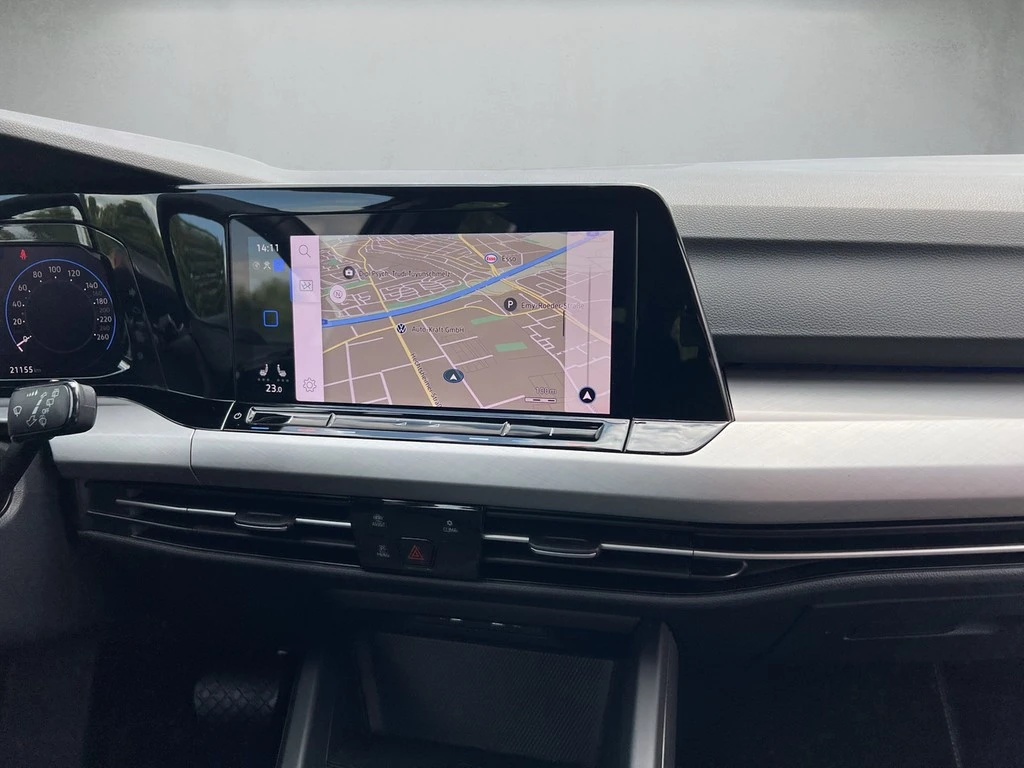 Volkswagen-Golf-image-9