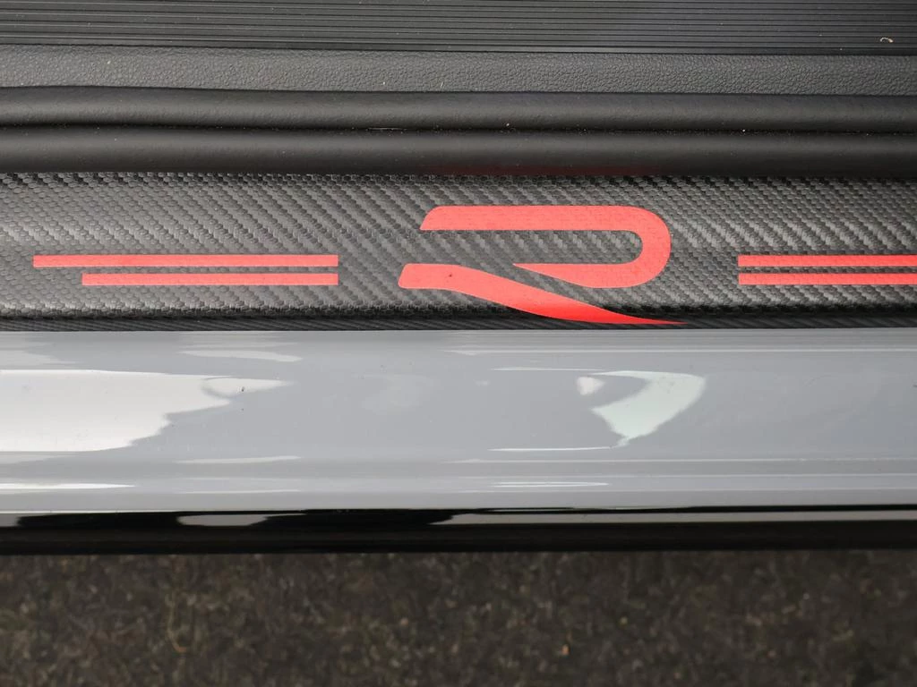 Volkswagen-Golf-image-13