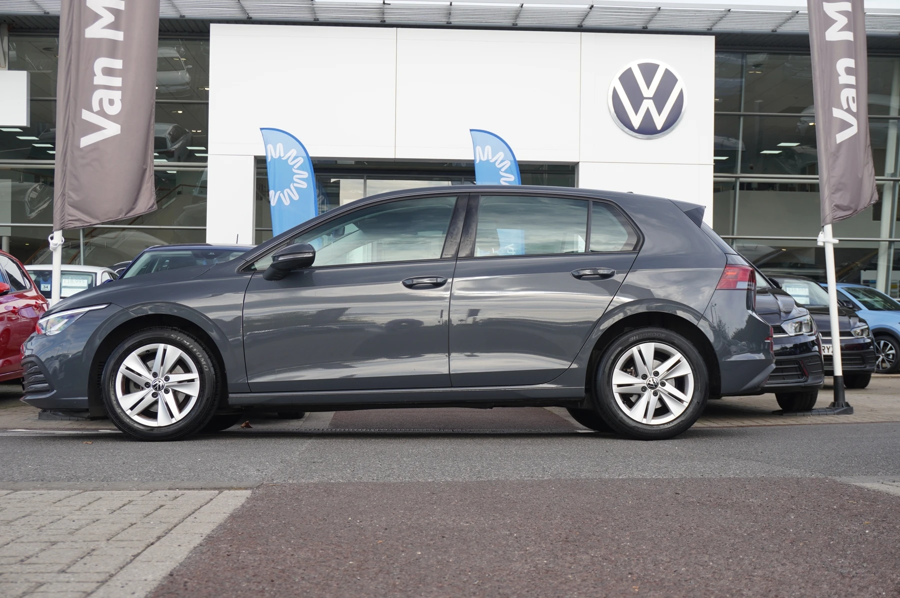 Volkswagen-Golf-image-12