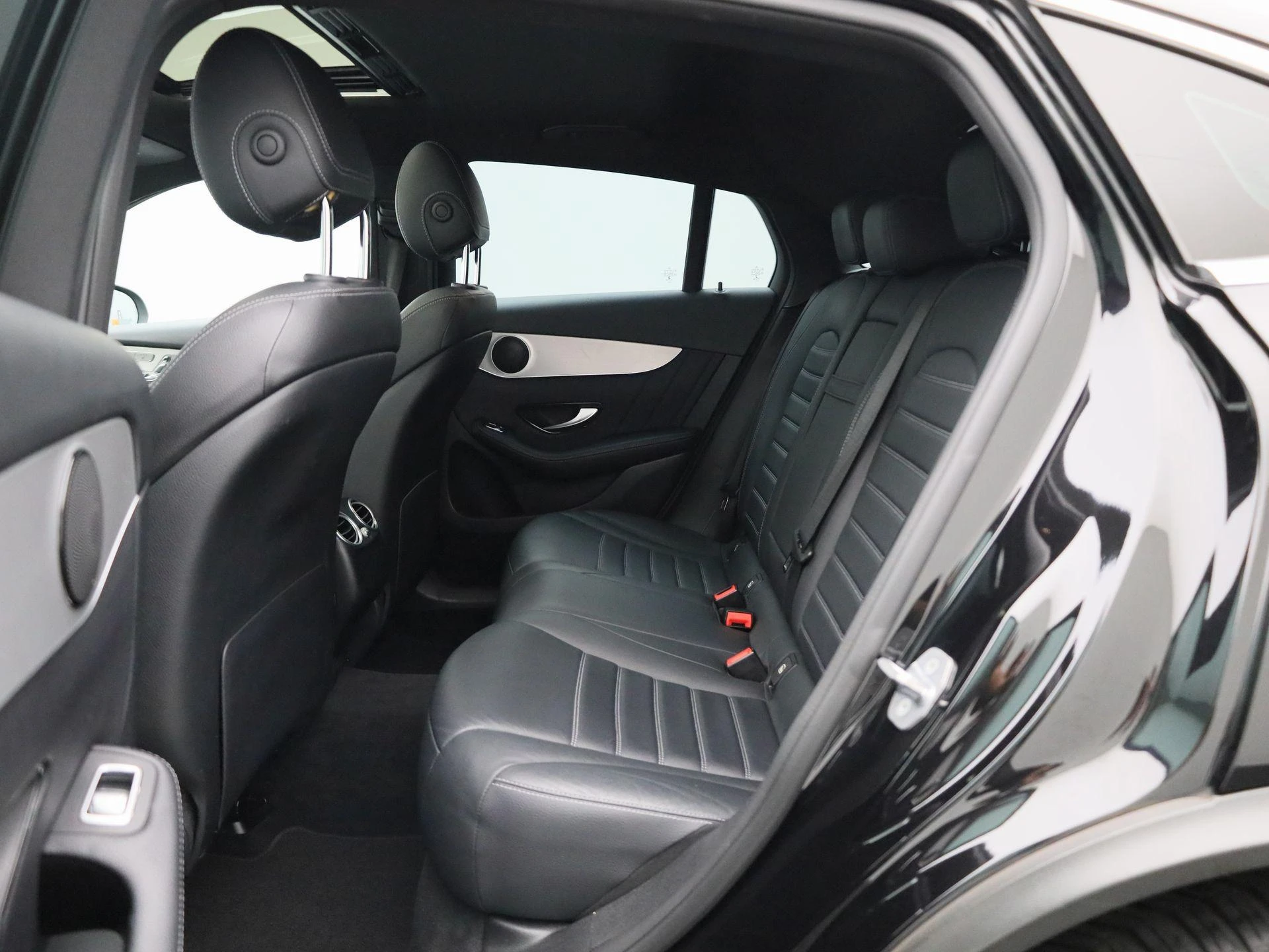 Mercedes-Benz-GLC-image-11