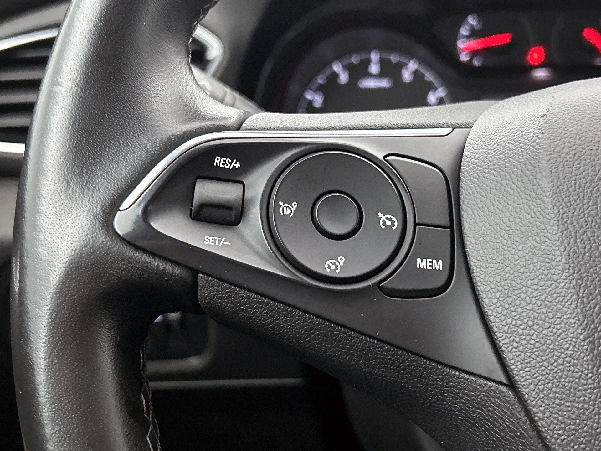 Opel-Grandland X-image-5