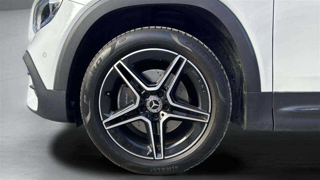 Mercedes-Benz-GLB-image-8