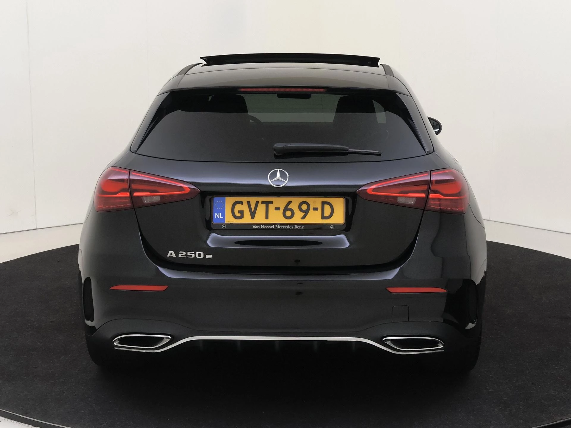 Mercedes-Benz-A-Klasse-image-5