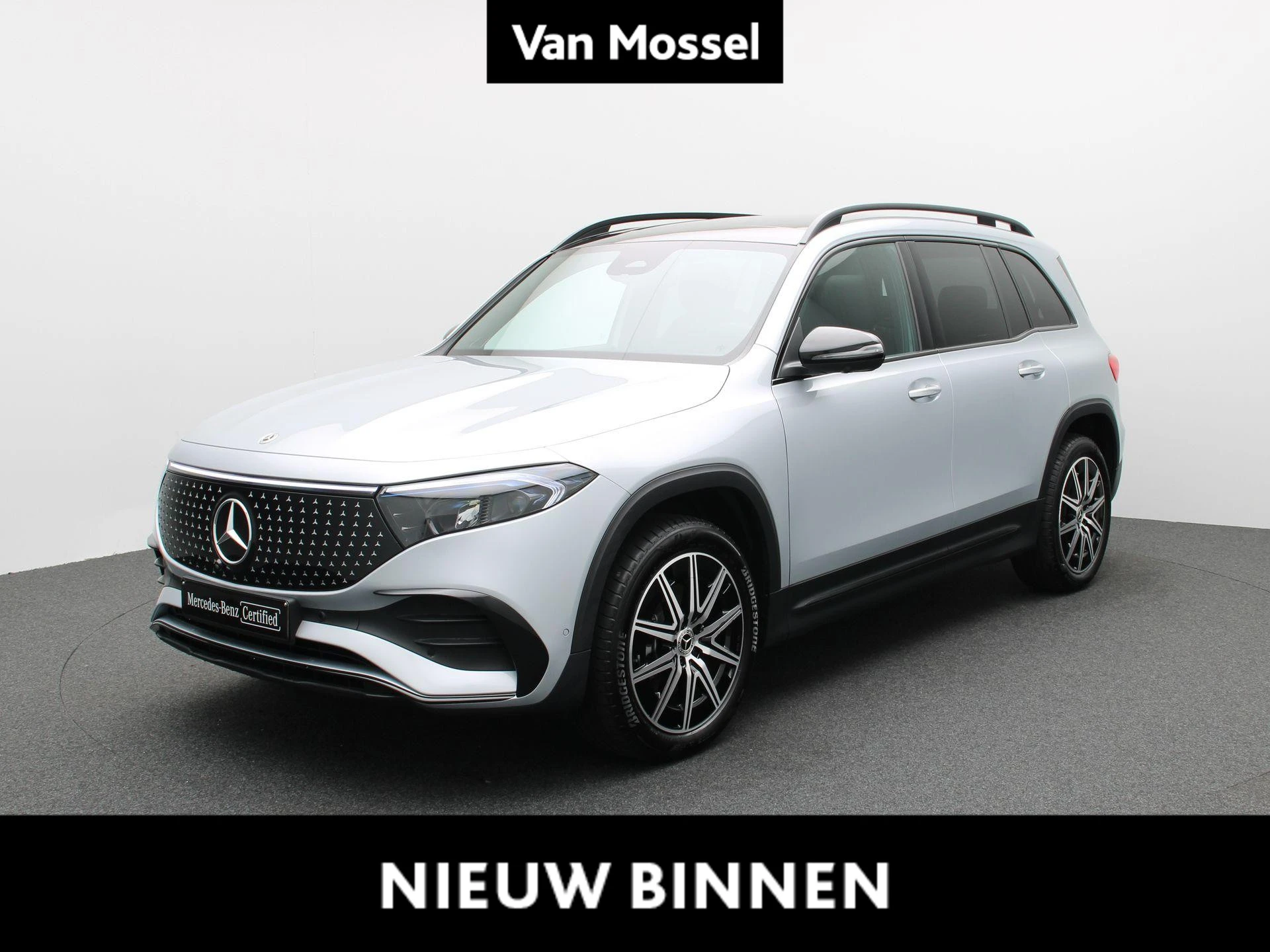 Mercedes-Benz-EQB-image-0