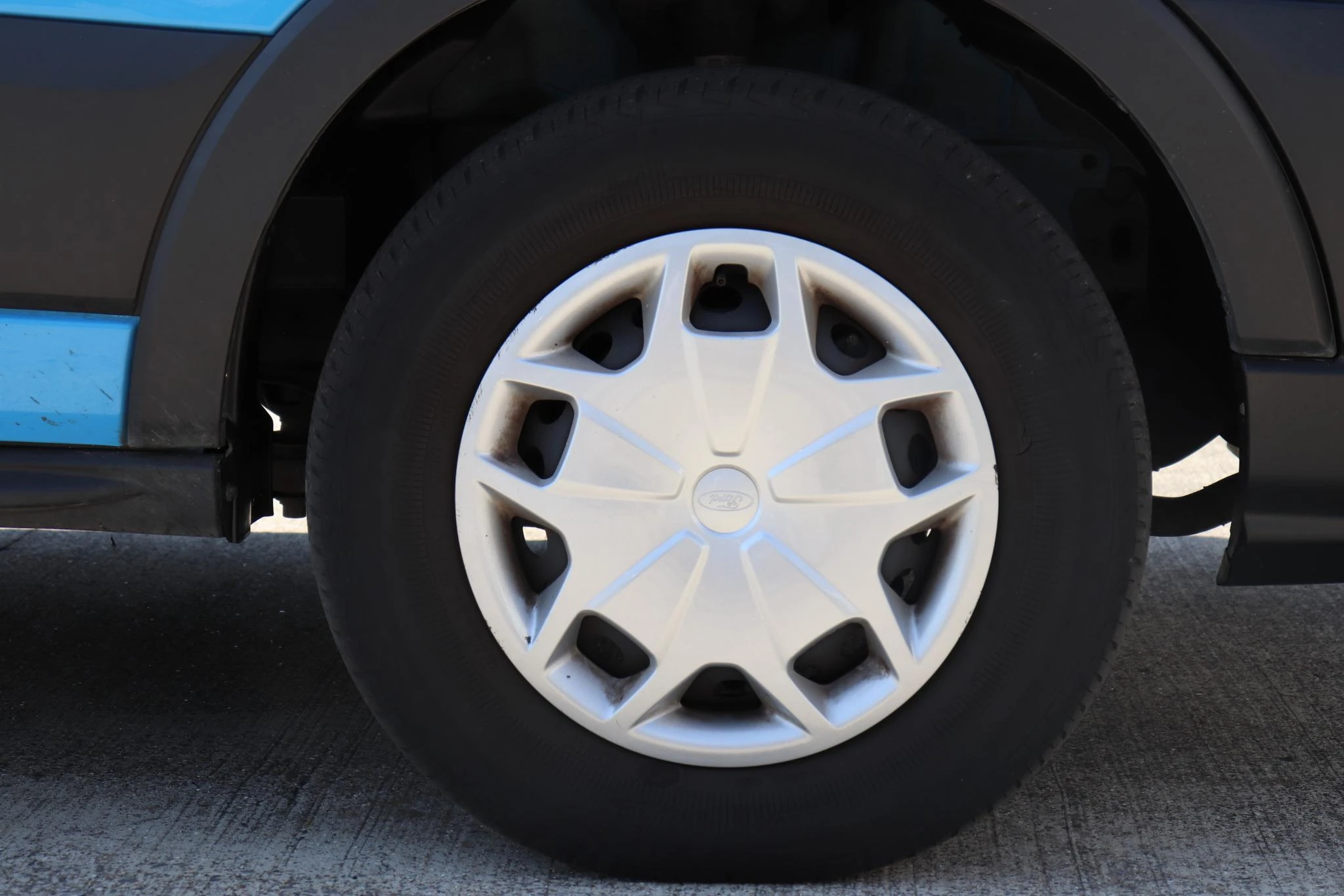 Ford Transit 350L 2.0TD 130pk 96kW M6 RWD Trend