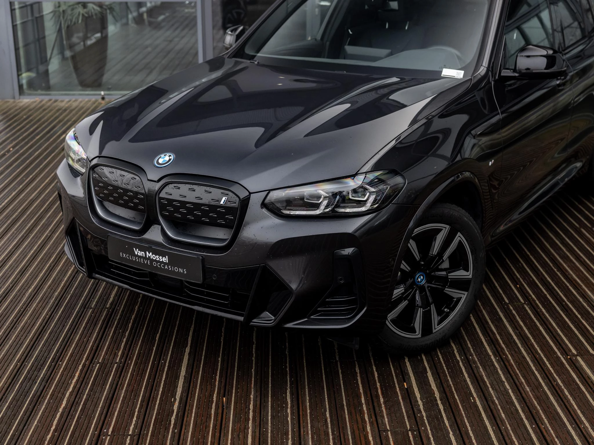 BMW-iX3-image-6