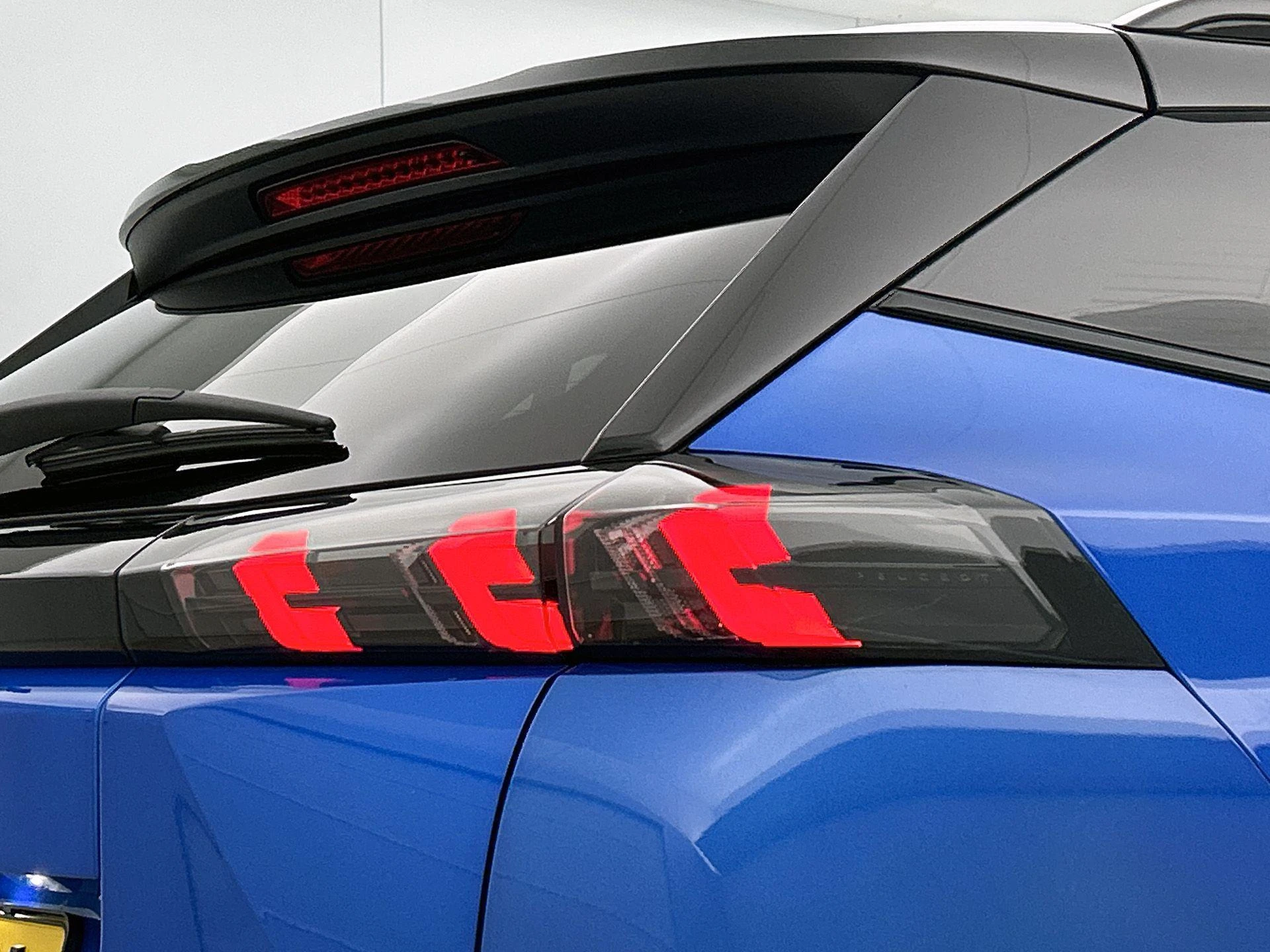 Peugeot-e-2008-image-29